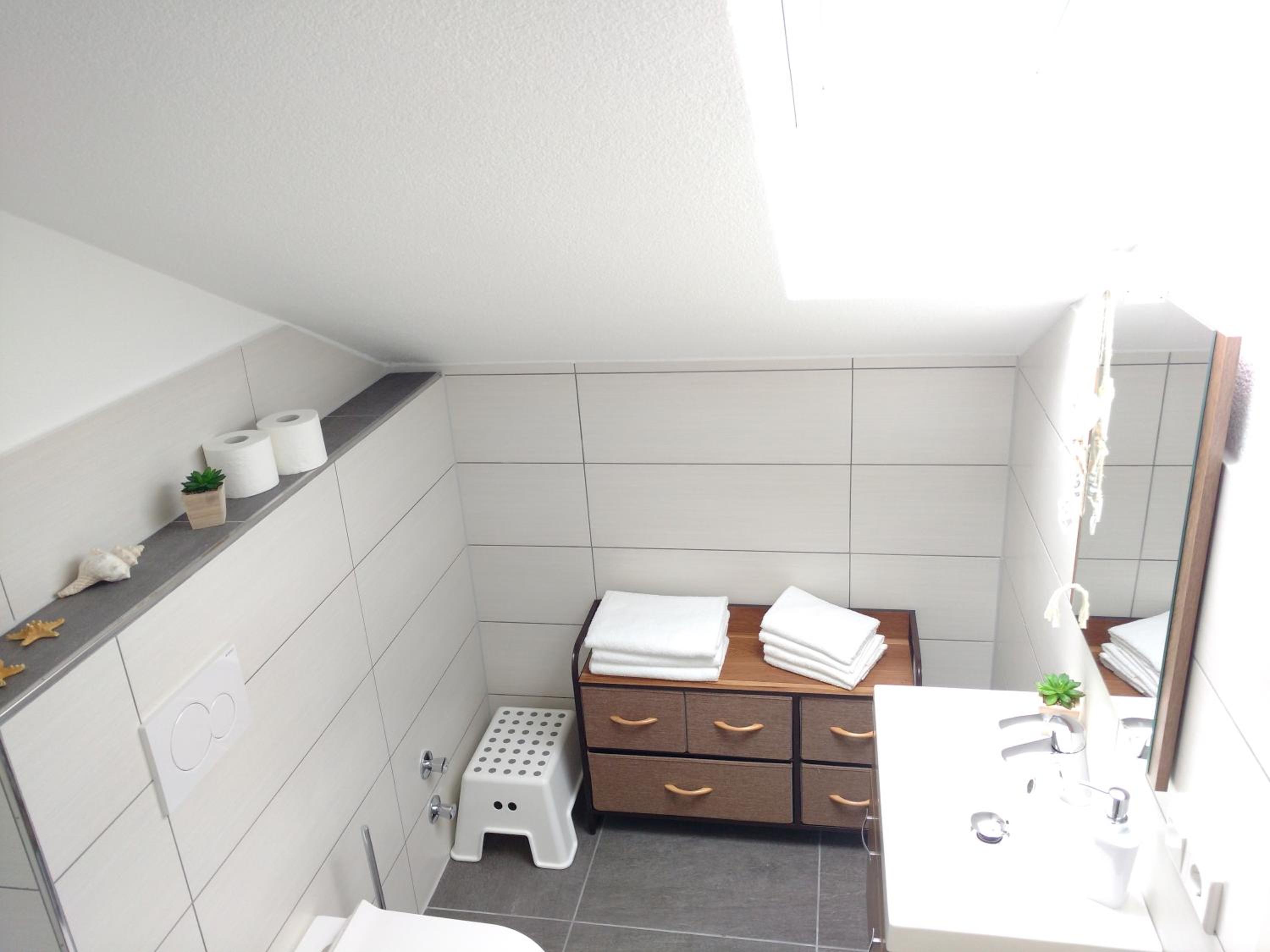 Deluxe Suite with Sea View - Photo 27