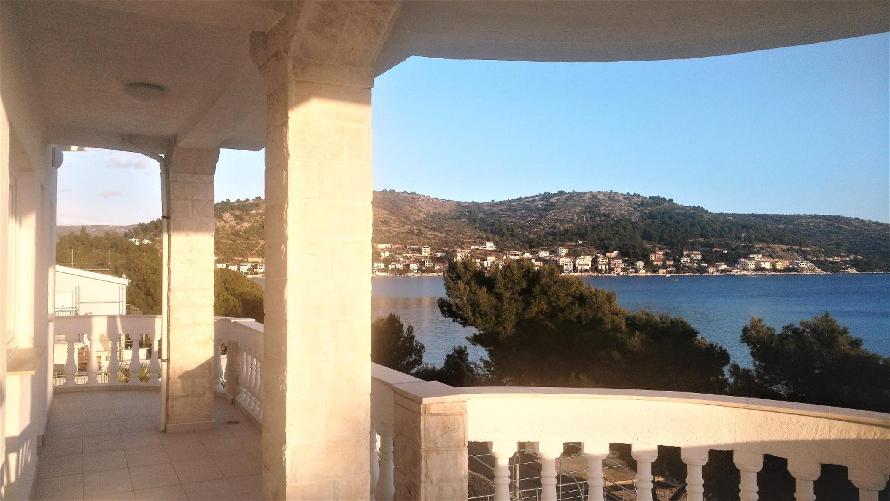 Deluxe Double Room with Balcony and Sea View - Photo 6