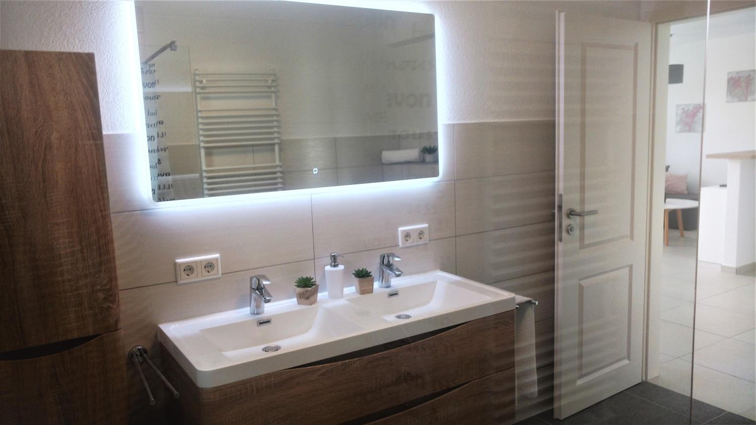 Deluxe Double Room with Balcony and Sea View - Photo 29