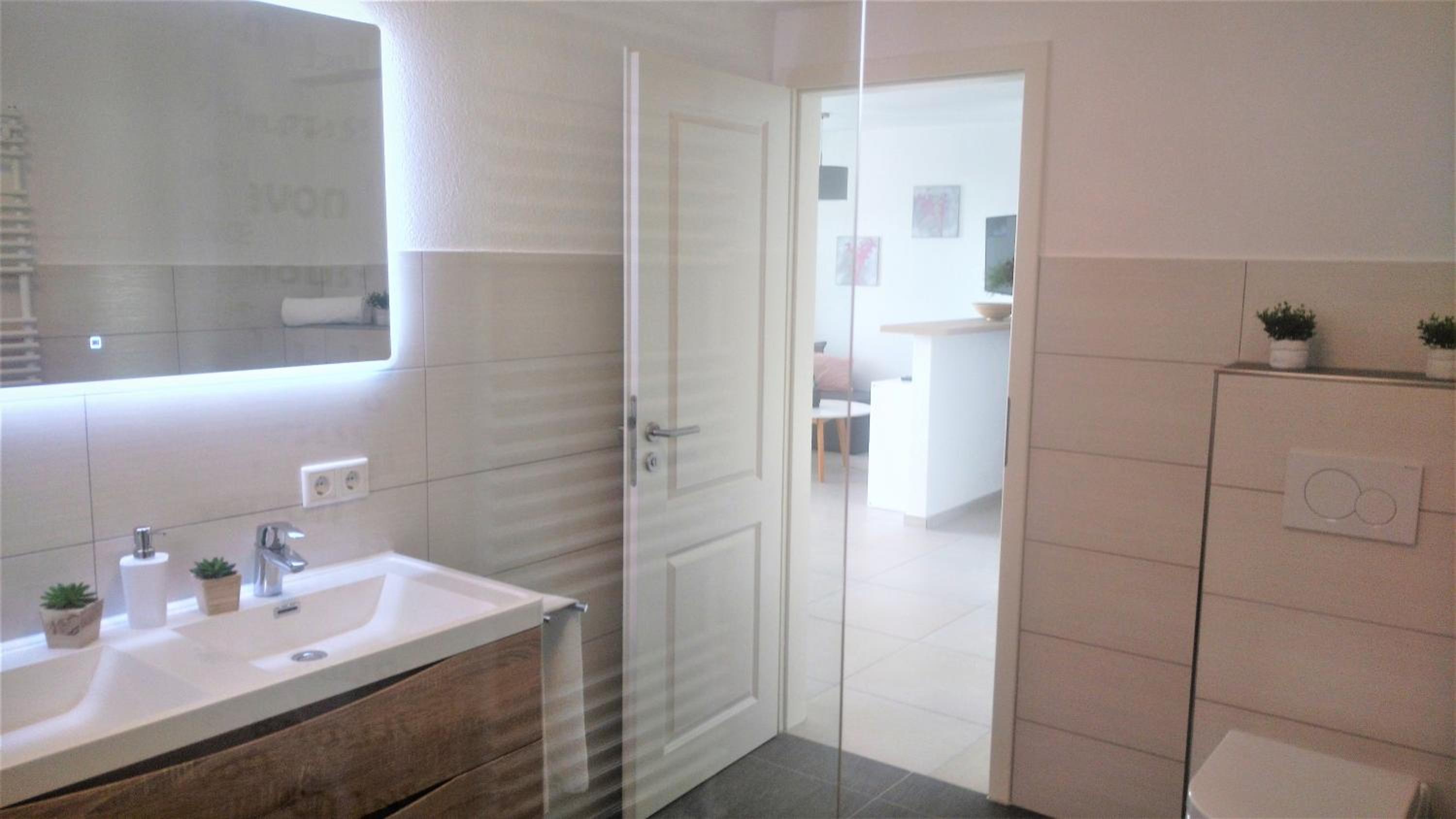 Deluxe Double Room with Balcony and Sea View - Photo 28