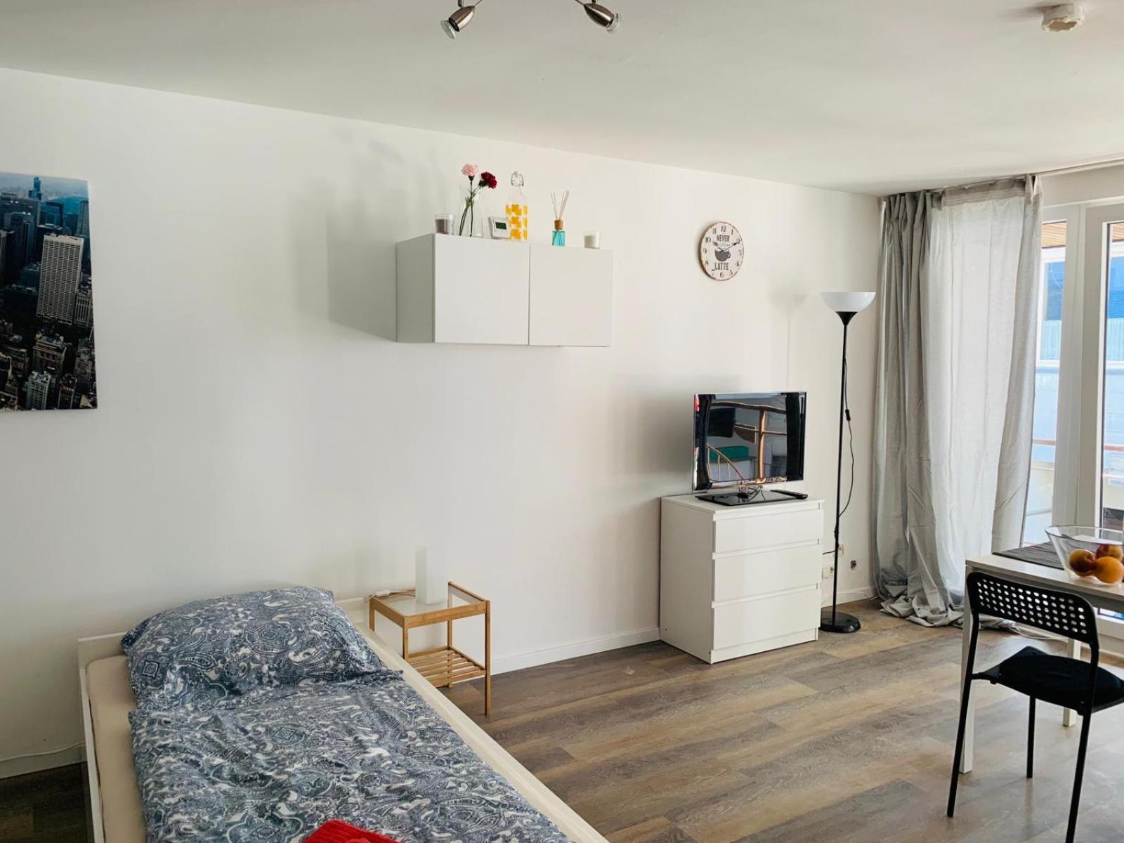 One-Bedroom Apartment photo 1