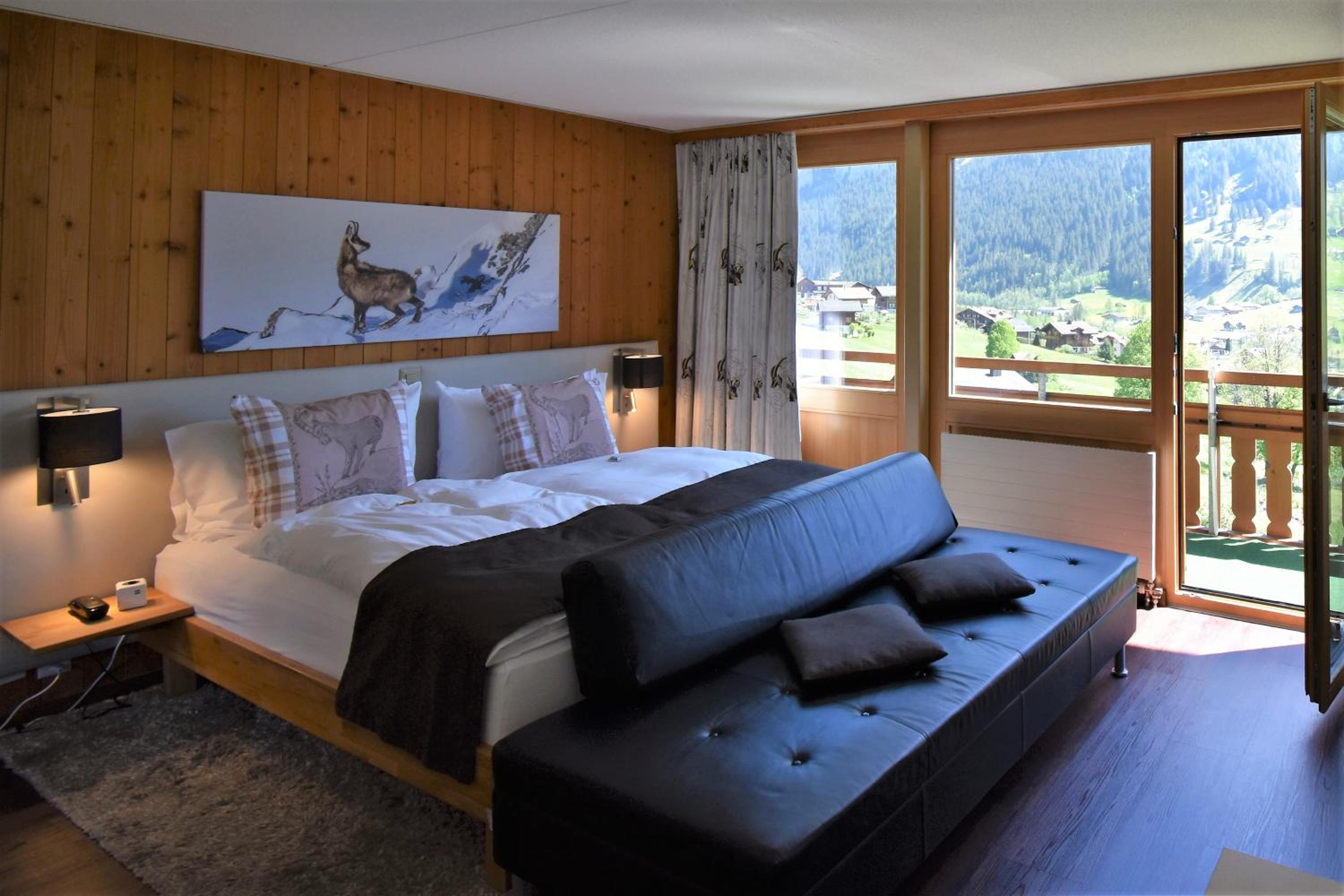 Junior Suite with Eiger View and Balcony photo 1
