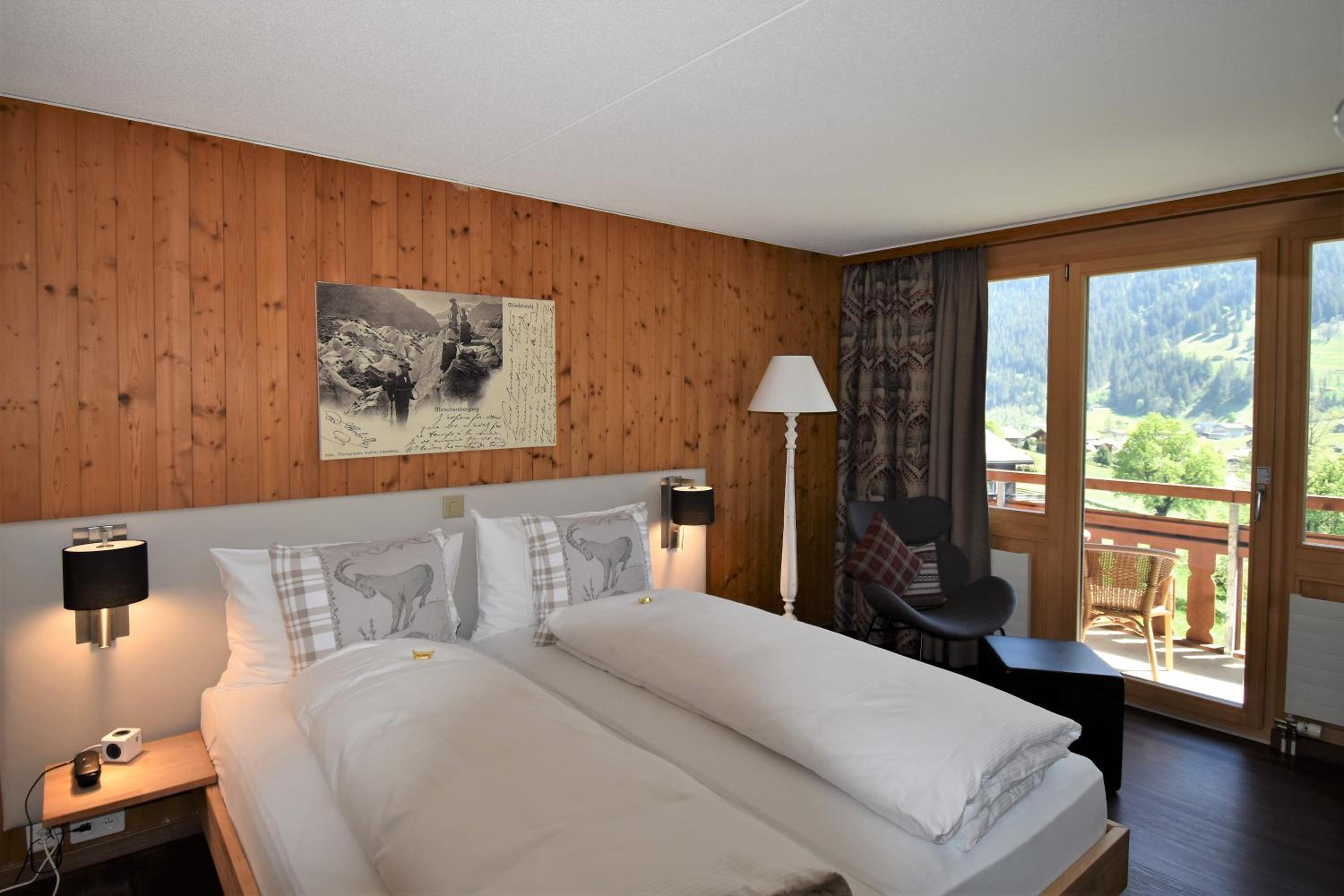 Superior Double Room with Eiger view and balcony photo 1