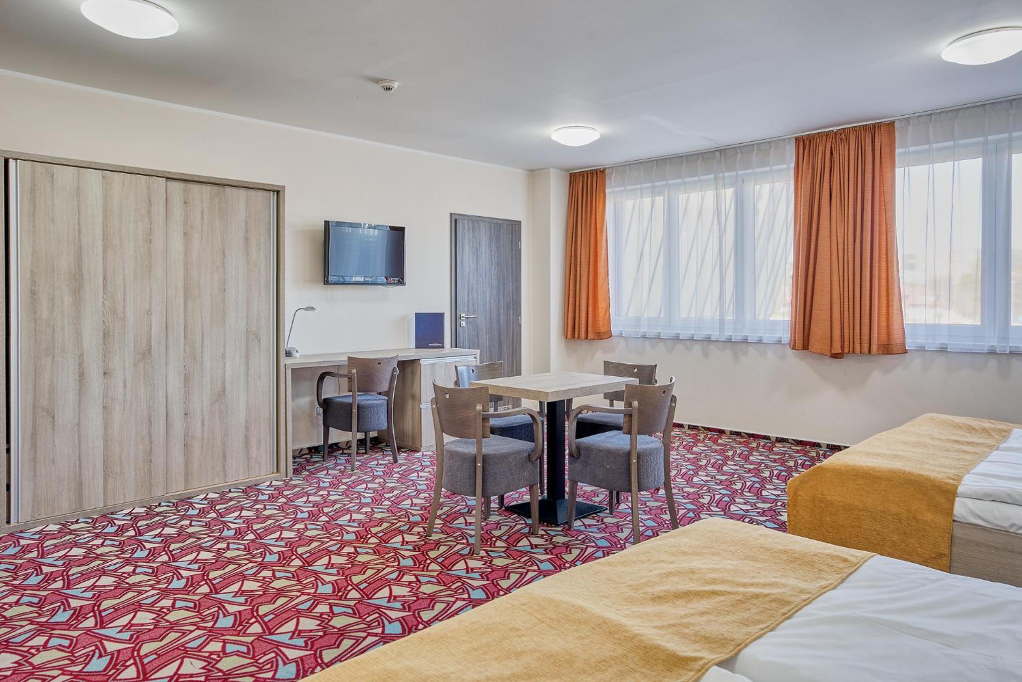 Quadruple Room - Photo 3