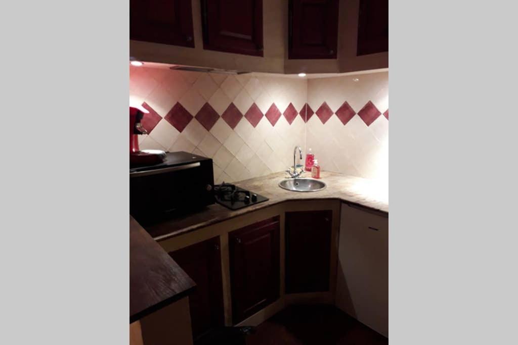 Two-Bedroom House - Photo 2