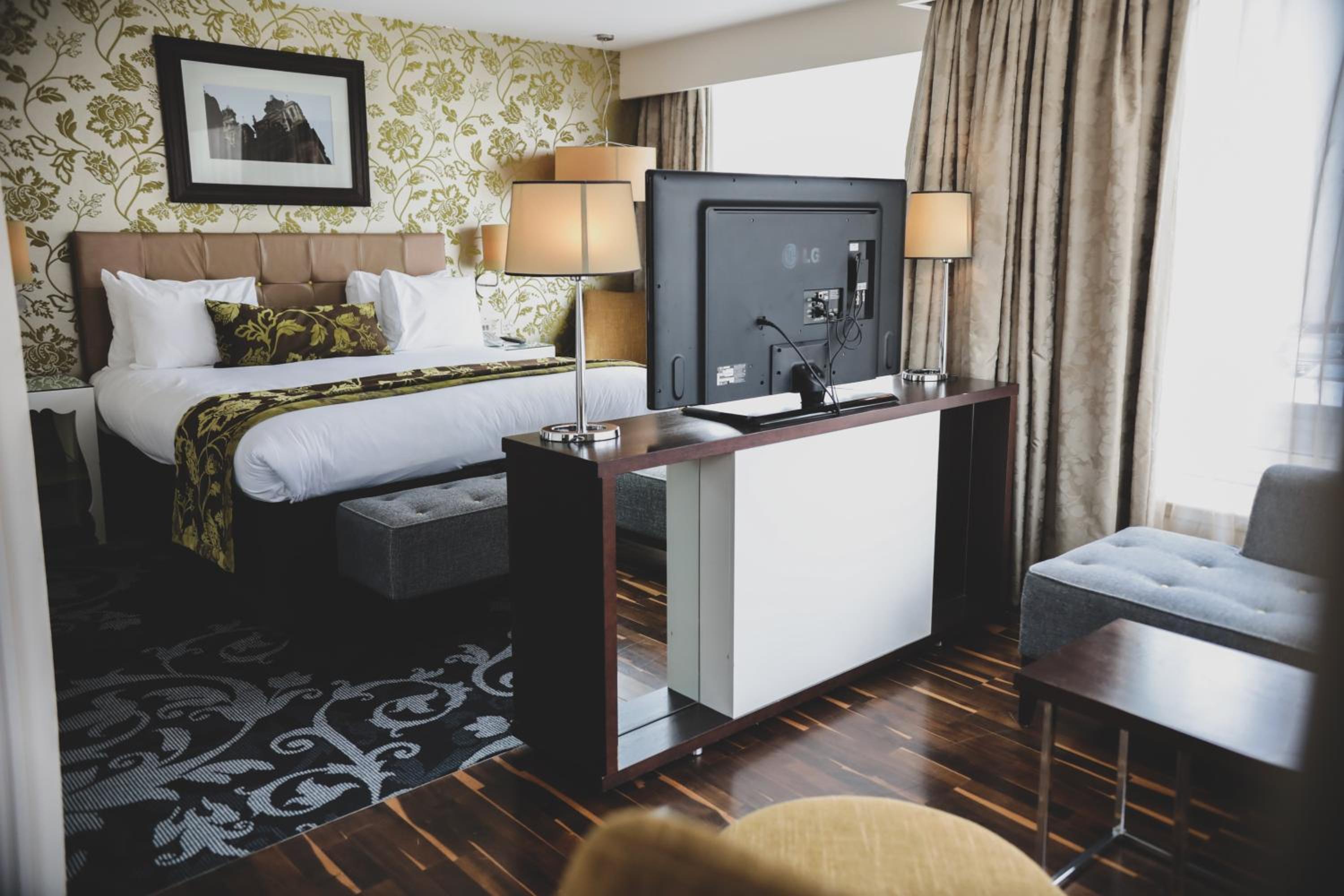 King Suite - Photo 3