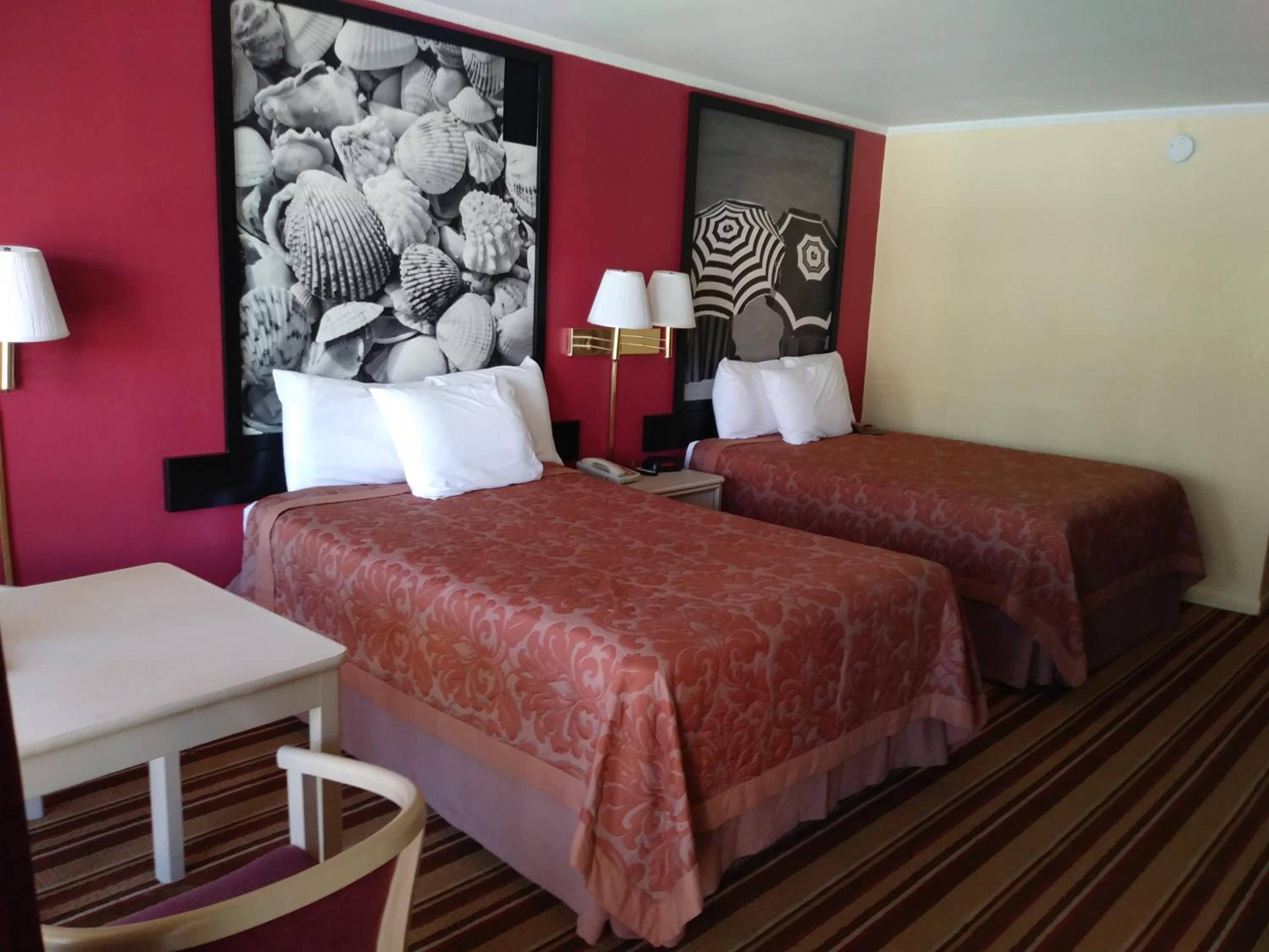 One Room with Two Double Beds - Pool View - Photo 1