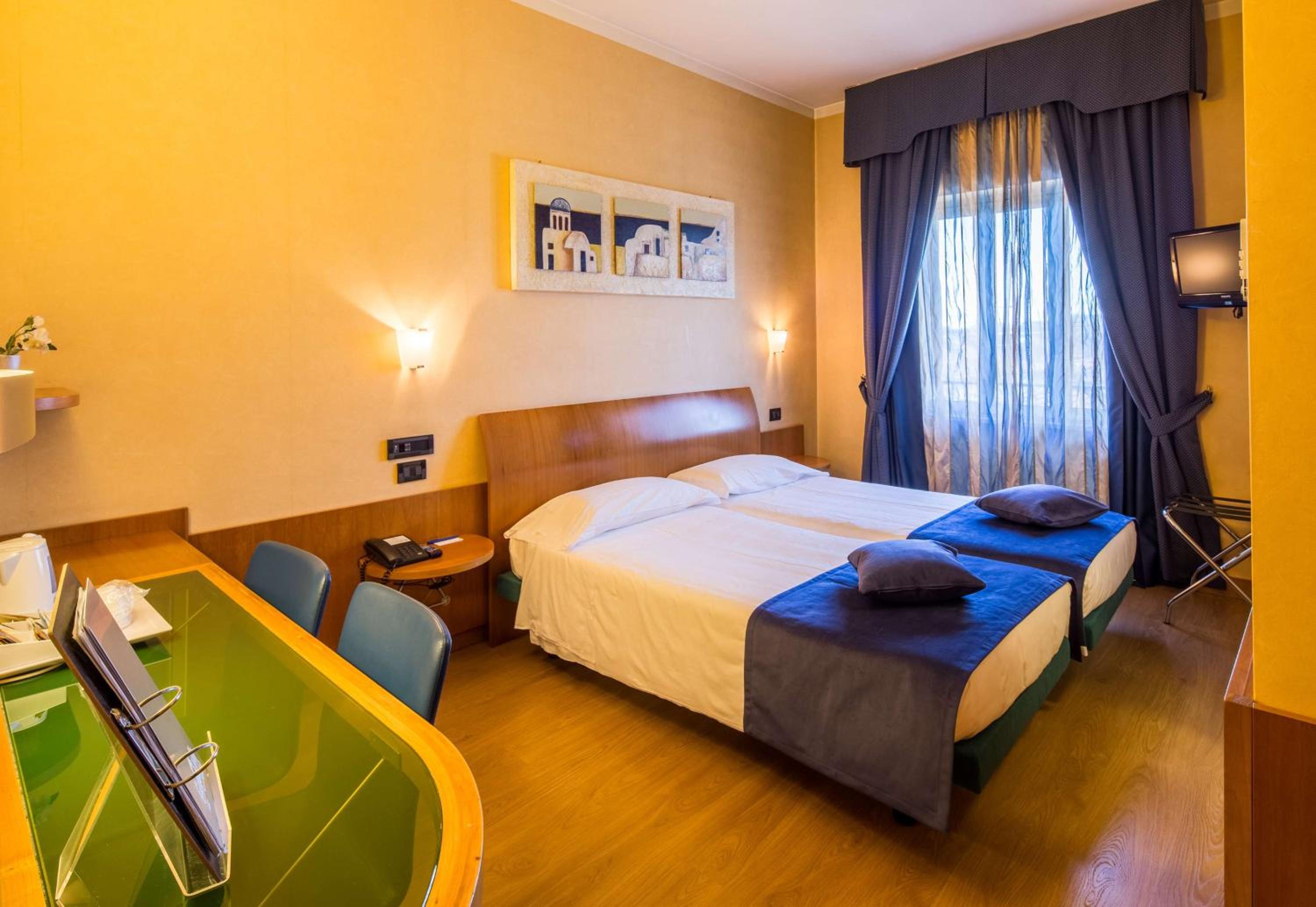 Classic Twin Room - Photo 1