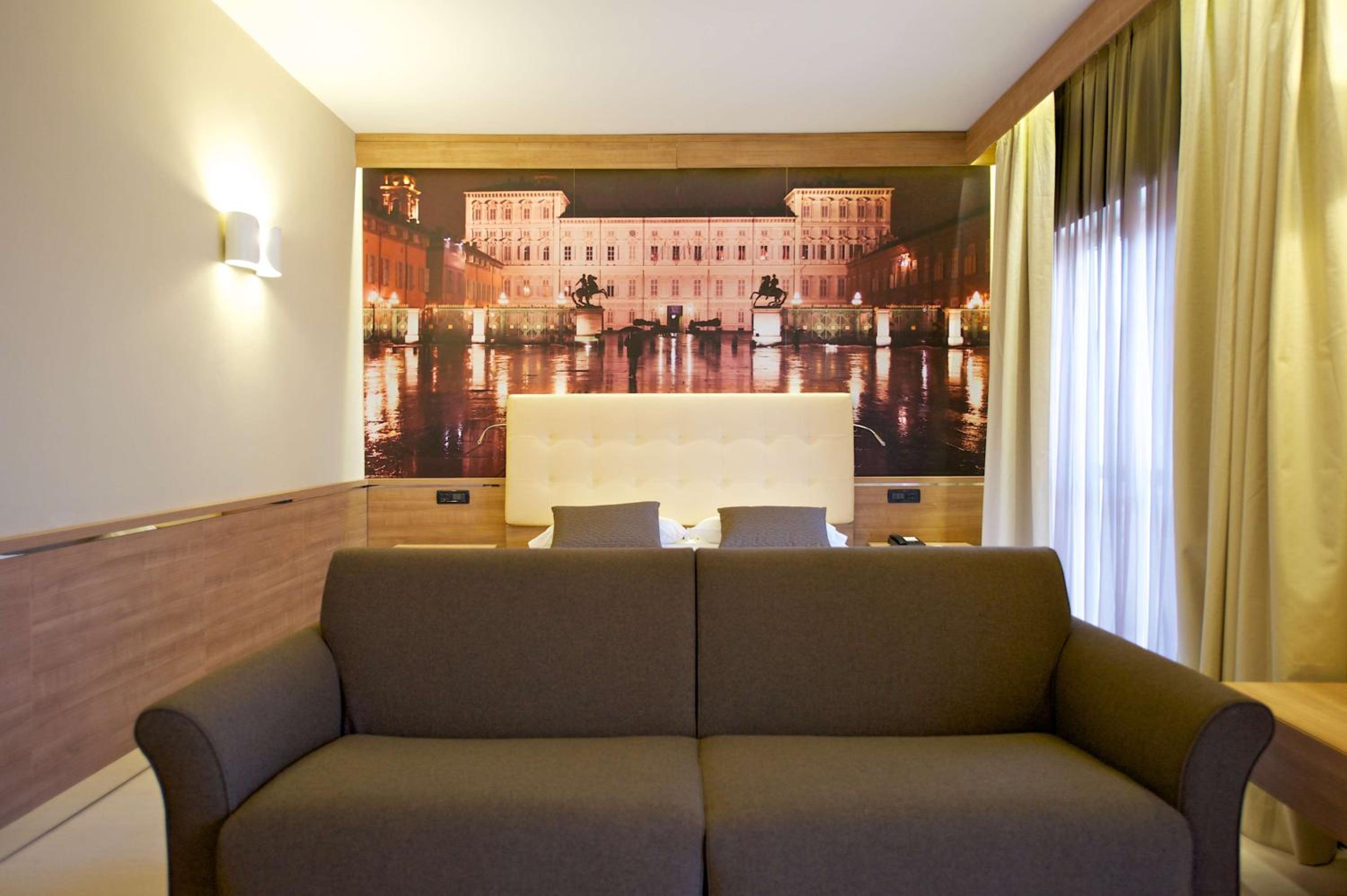 Deluxe Queen Room - Photo 1