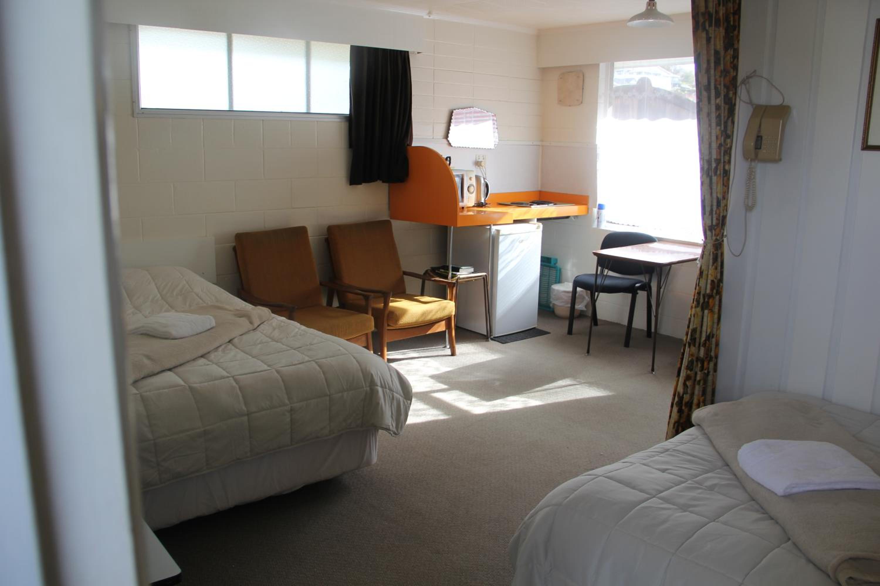 Budget Double Room - Photo 3