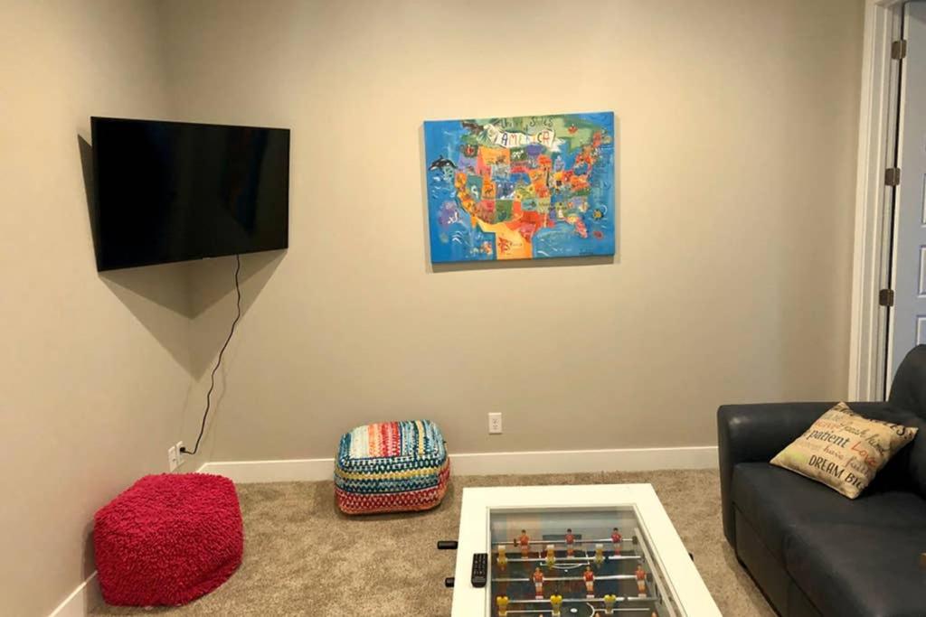 Three-Bedroom House photo 2