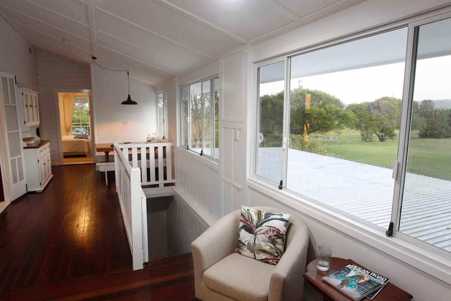 Six-Bedroom House photo 1