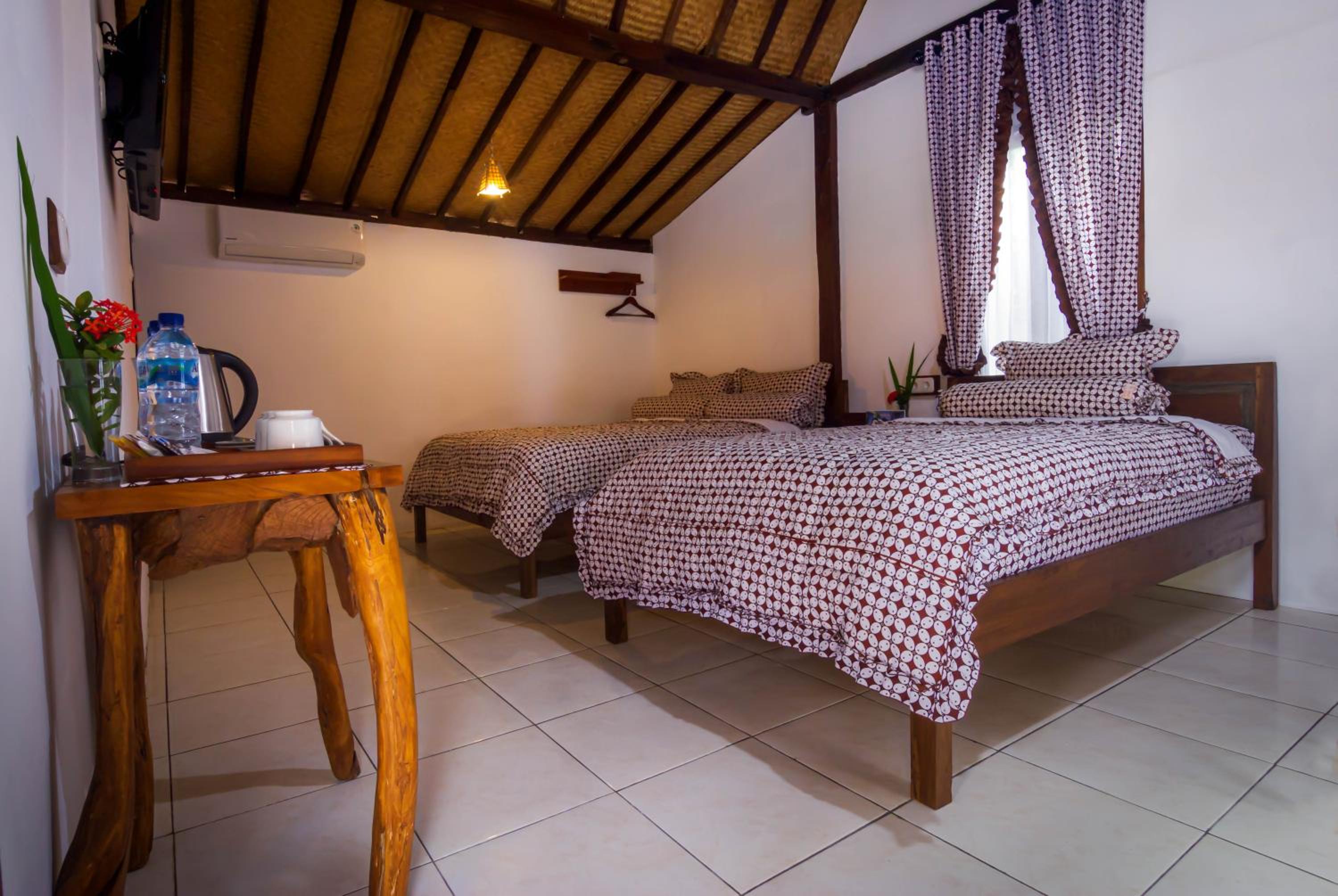 Triple Room with Balcony - Photo 13