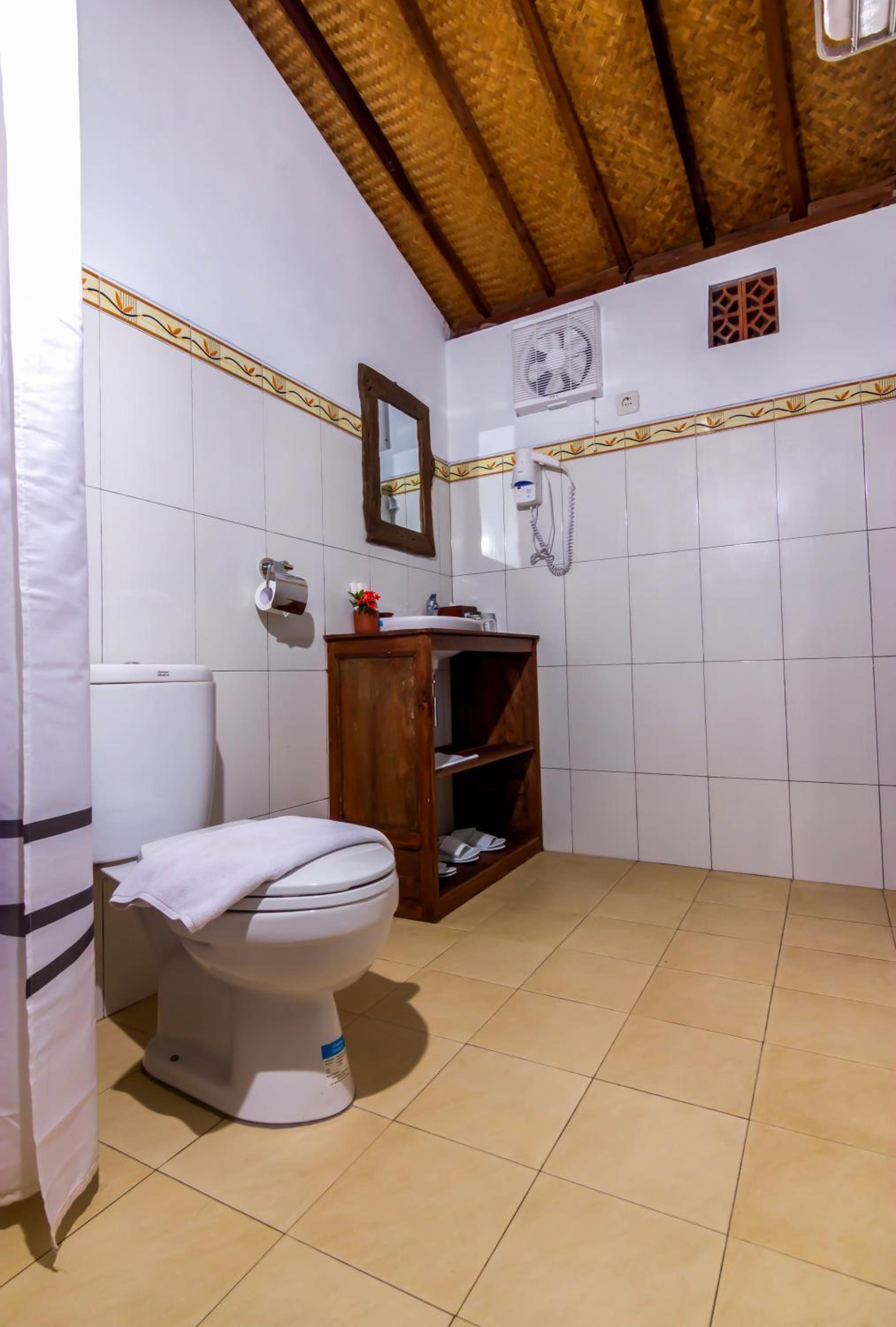 Triple Room with Balcony - Photo 9