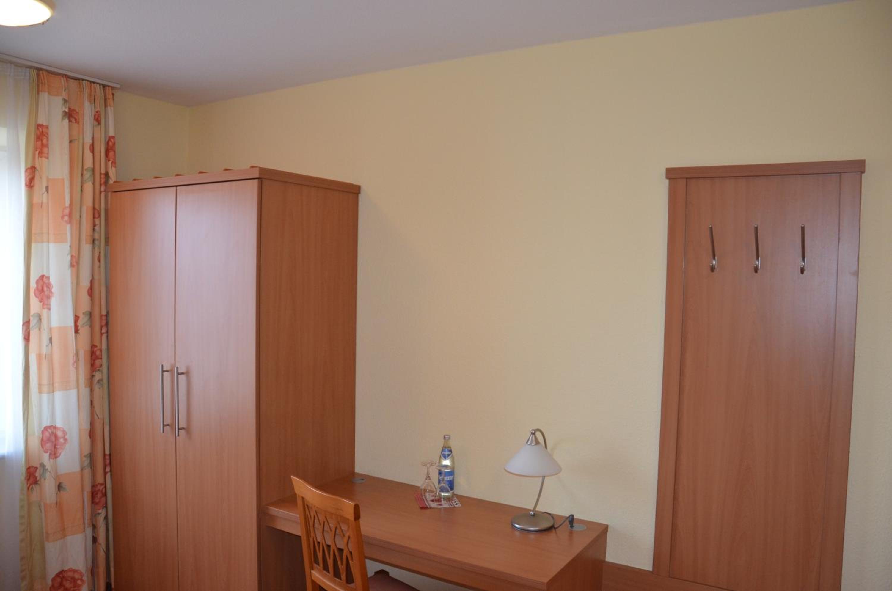 Single Room photo 2
