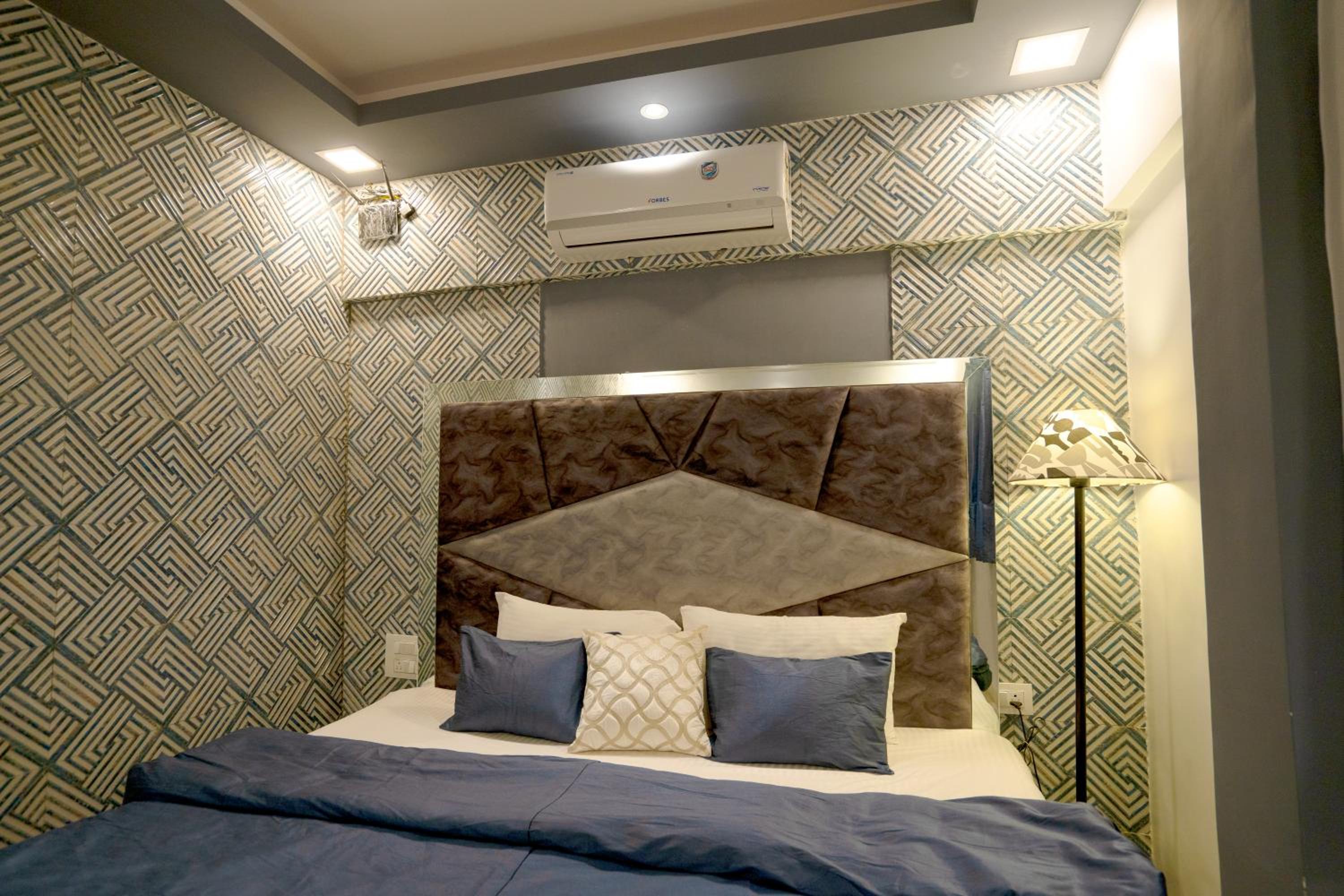 Two-Bedroom Apartment - Photo 28