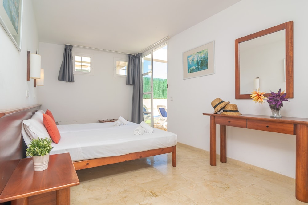 Villa photo 3