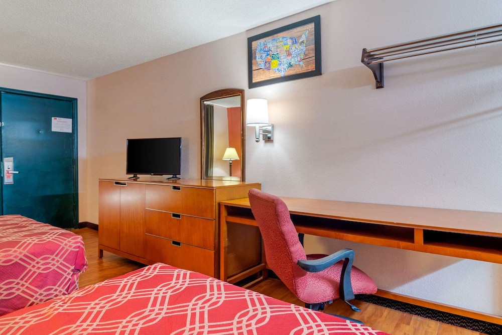 Standard Room, 2 Double Beds - Photo 5