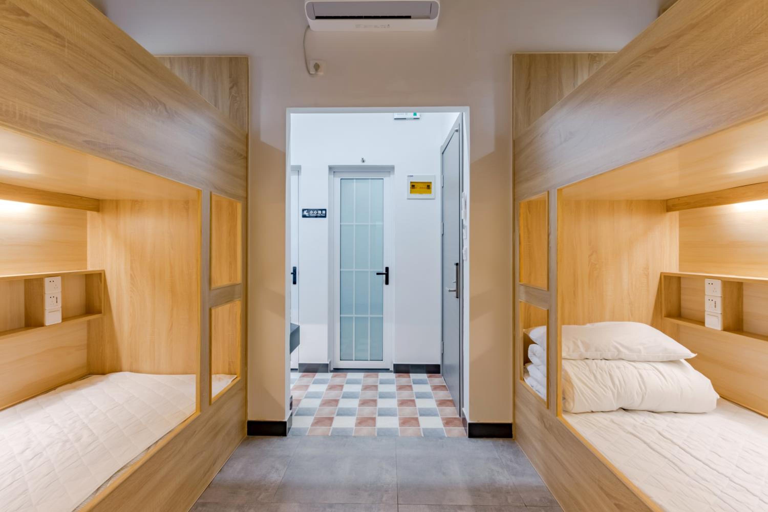 Bed In 4-Bed Male Dormitory Room photo 2
