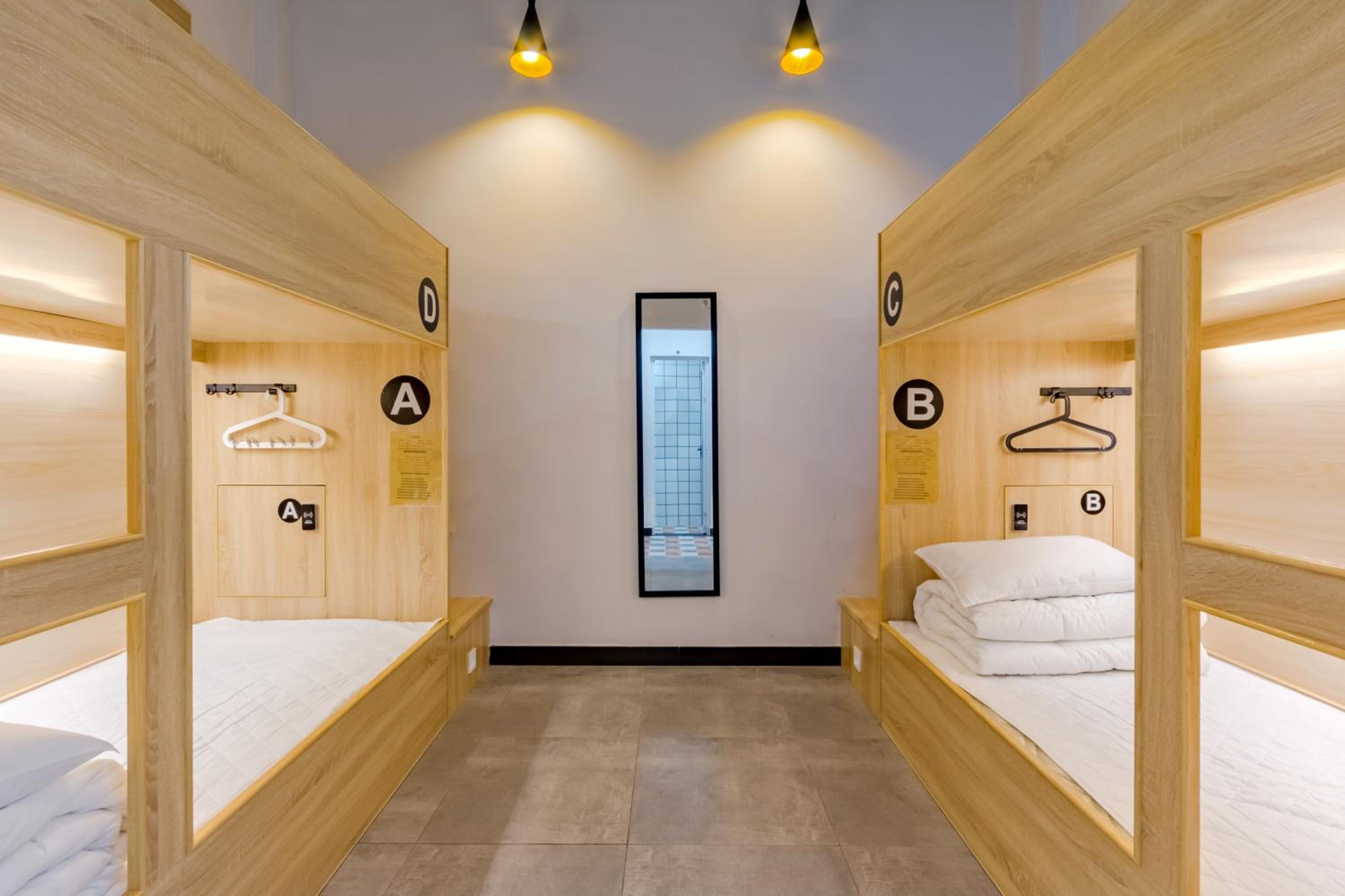 Bed In 4-Bed Male Dormitory Room photo 3