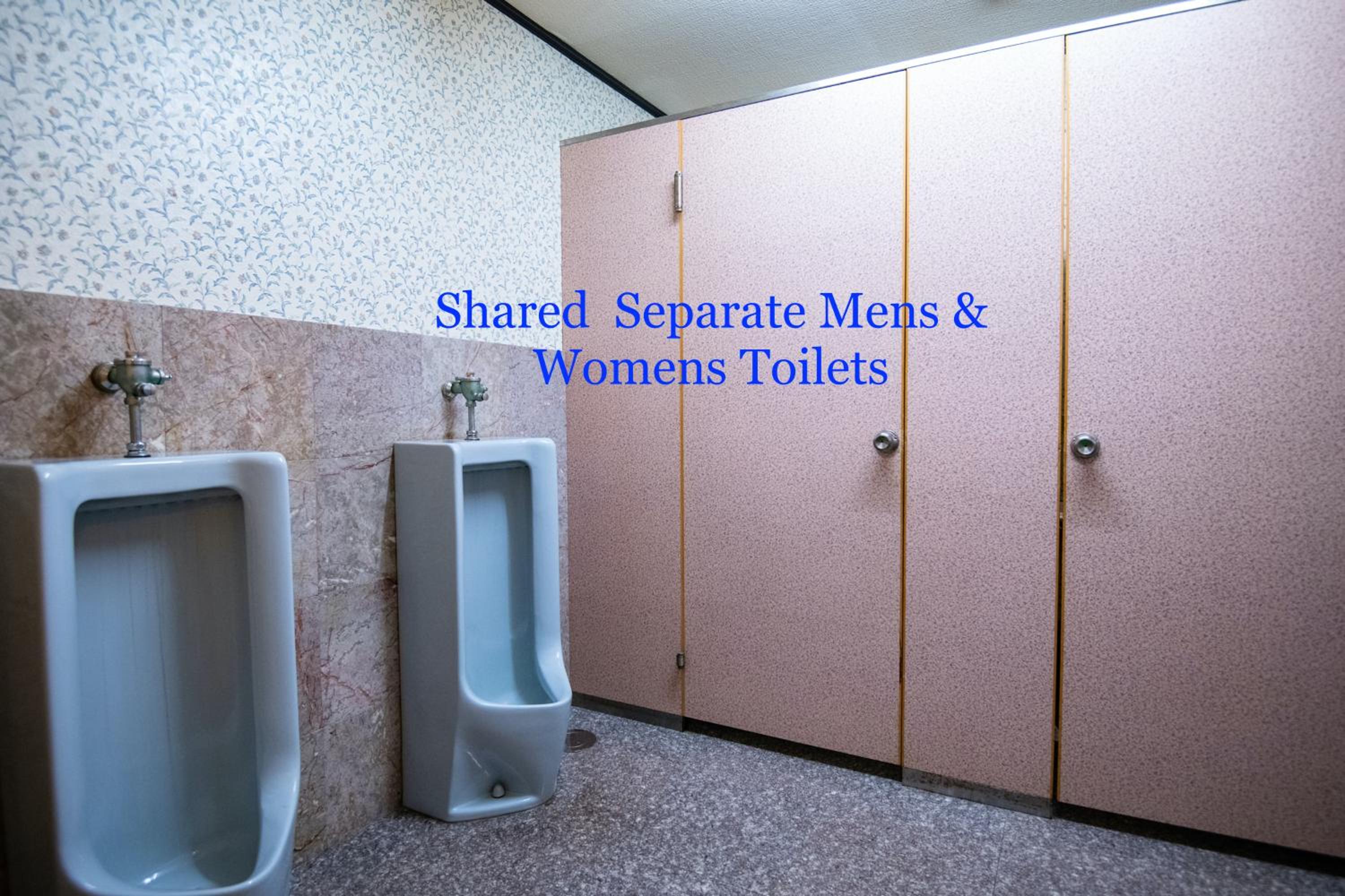 Twin Room with Shared Bathroom photo 2