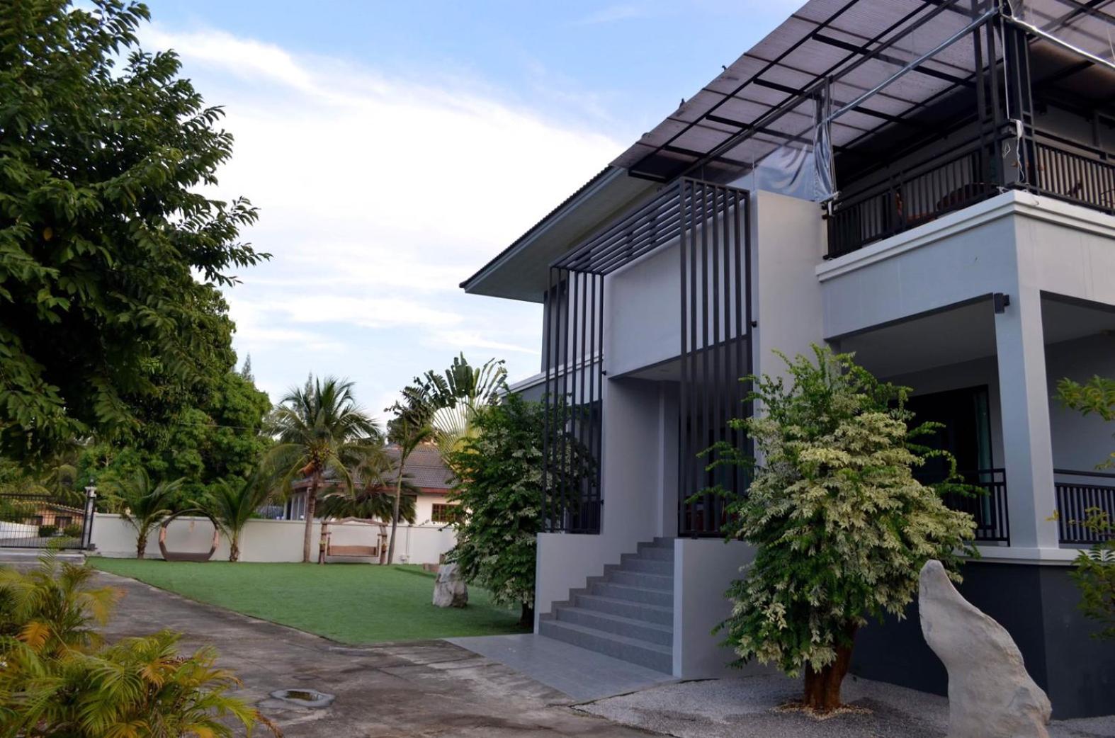 Villa photo 2