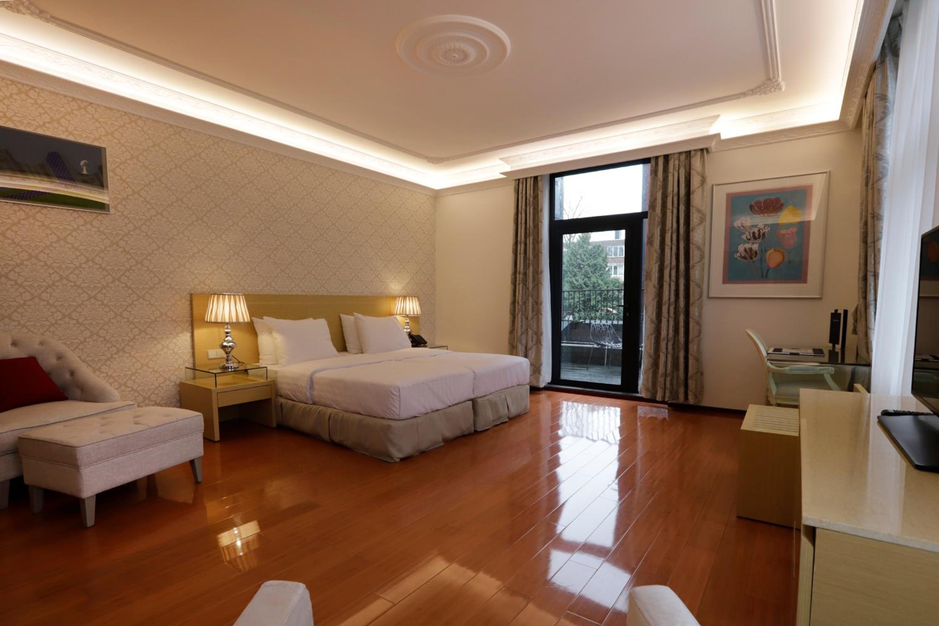 Deluxe Twin Room with Balcony