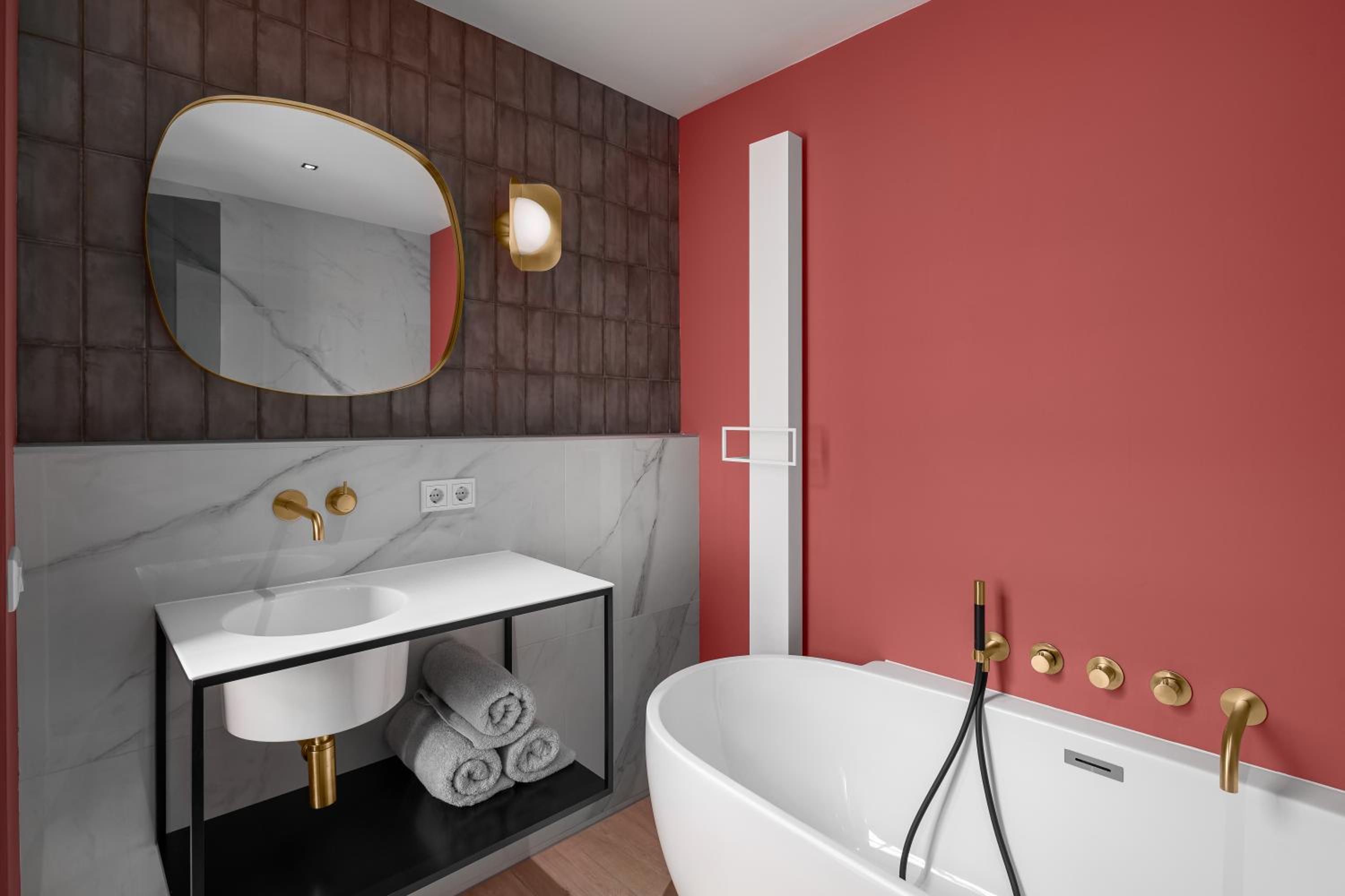 Deluxe Room - Photo 5
