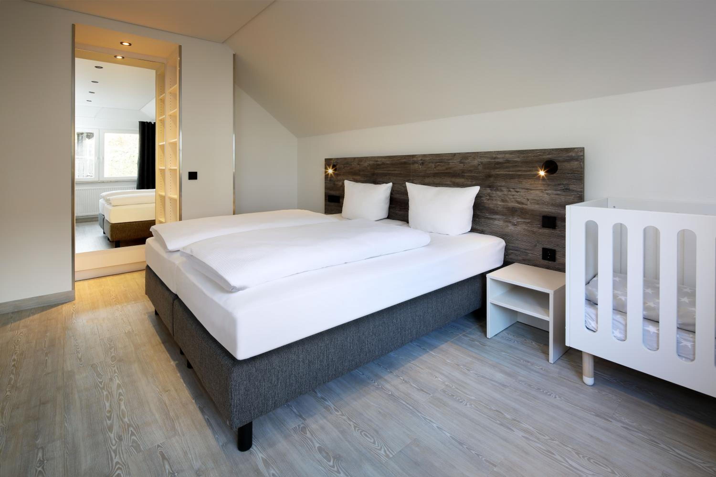 Two-Bedroom House - Photo 15
