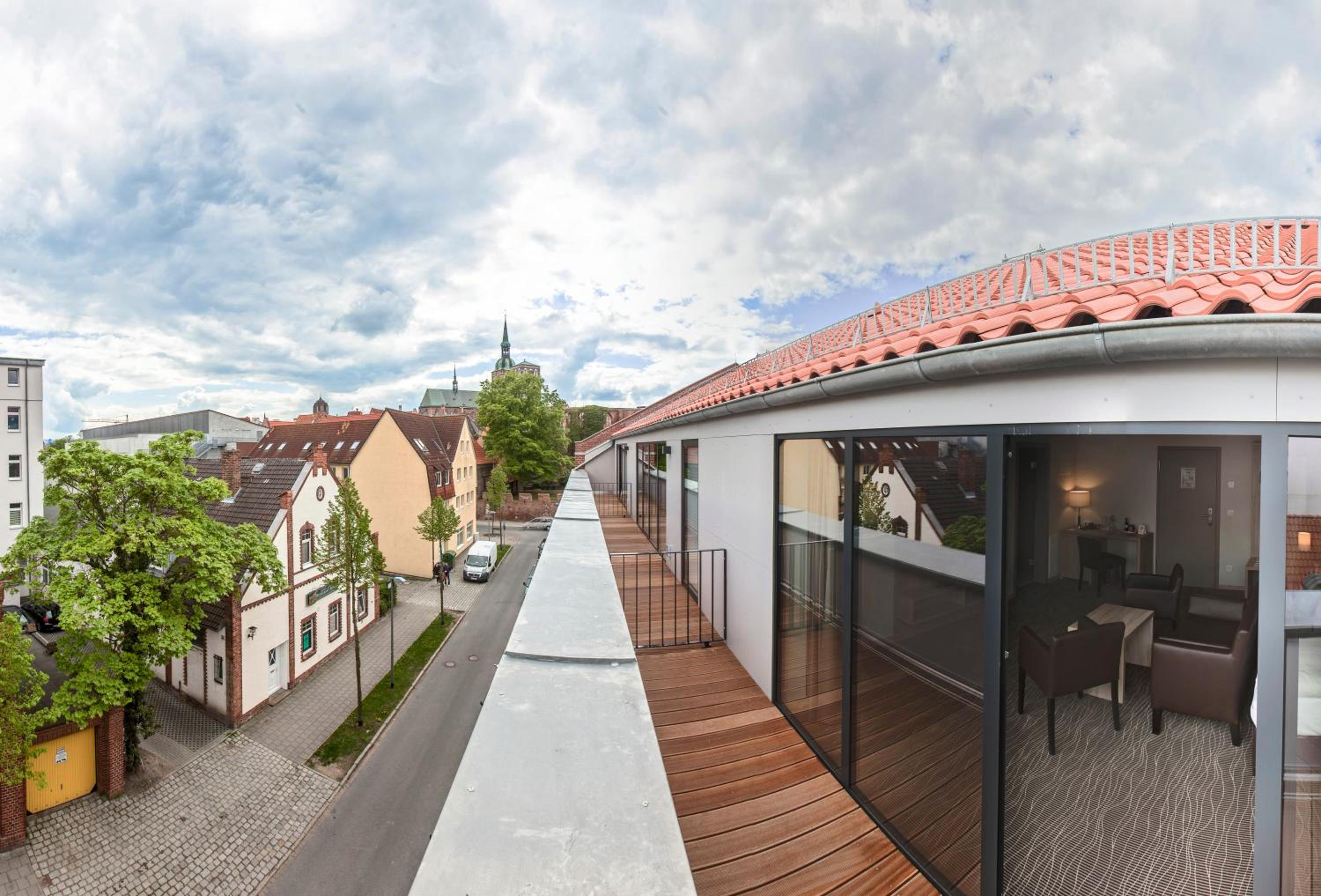 Double Room with Balcony - Annex thumbnail 5