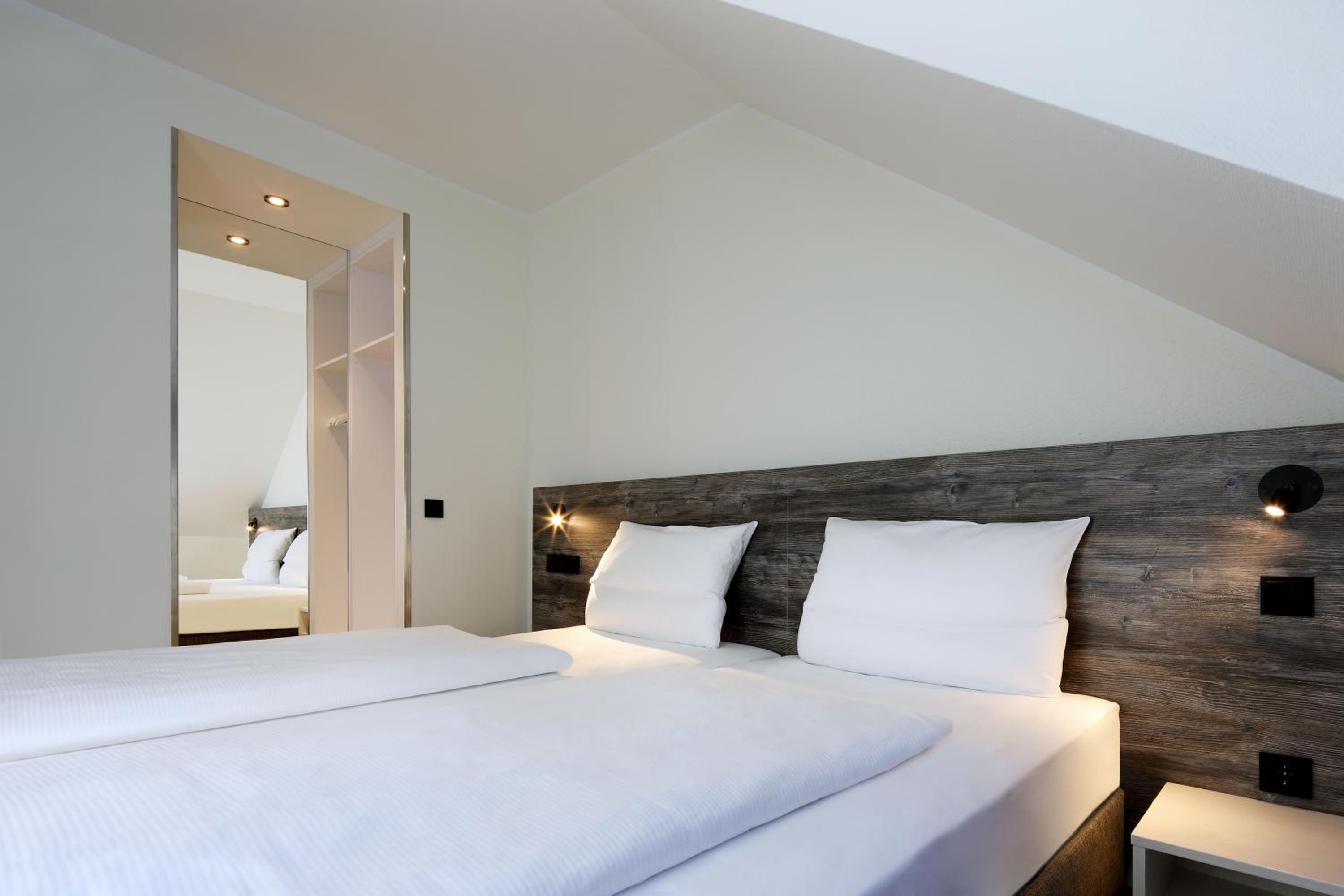 Two-Bedroom House - Photo 13