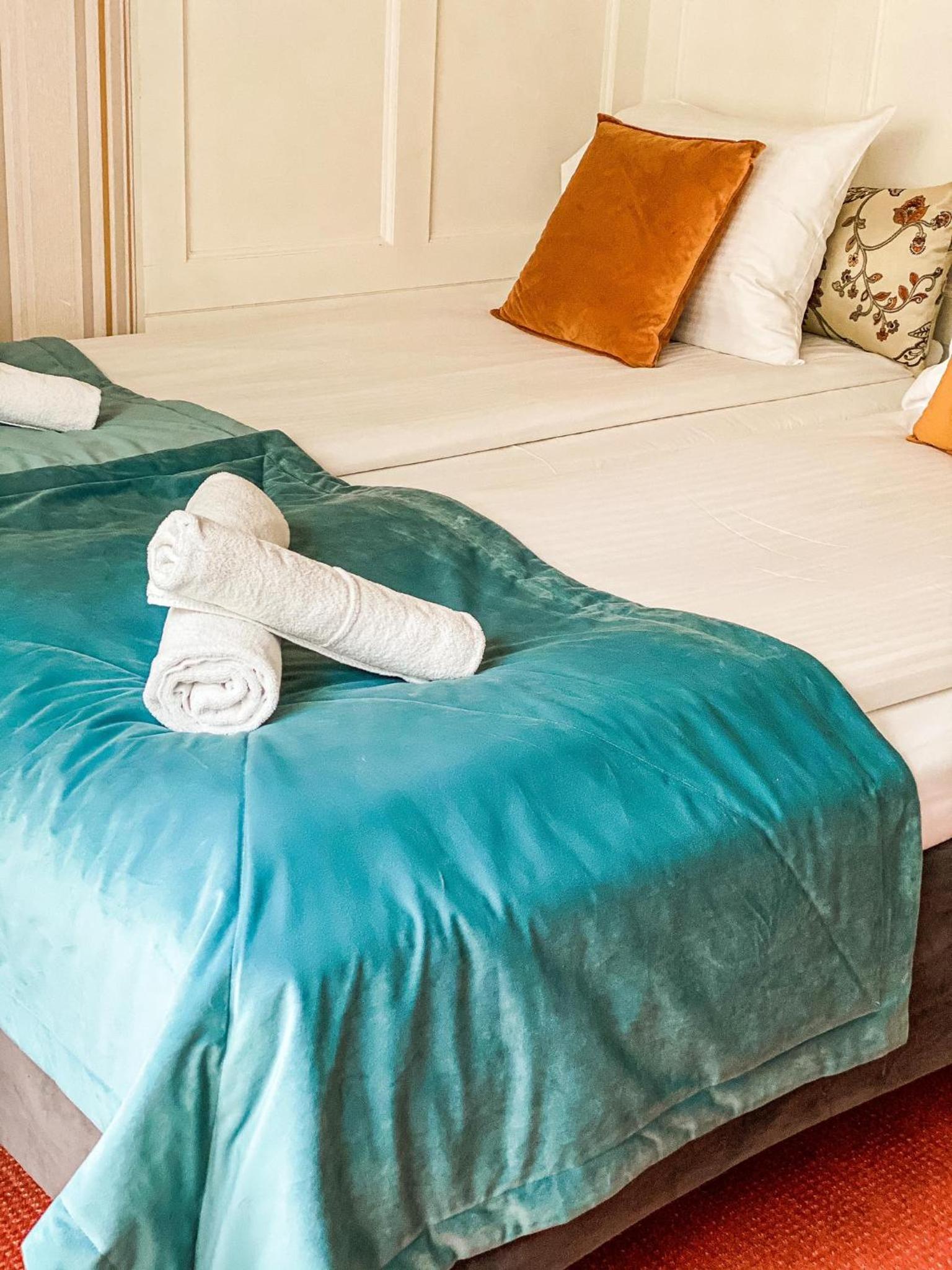 Double or Twin Room - Photo 7