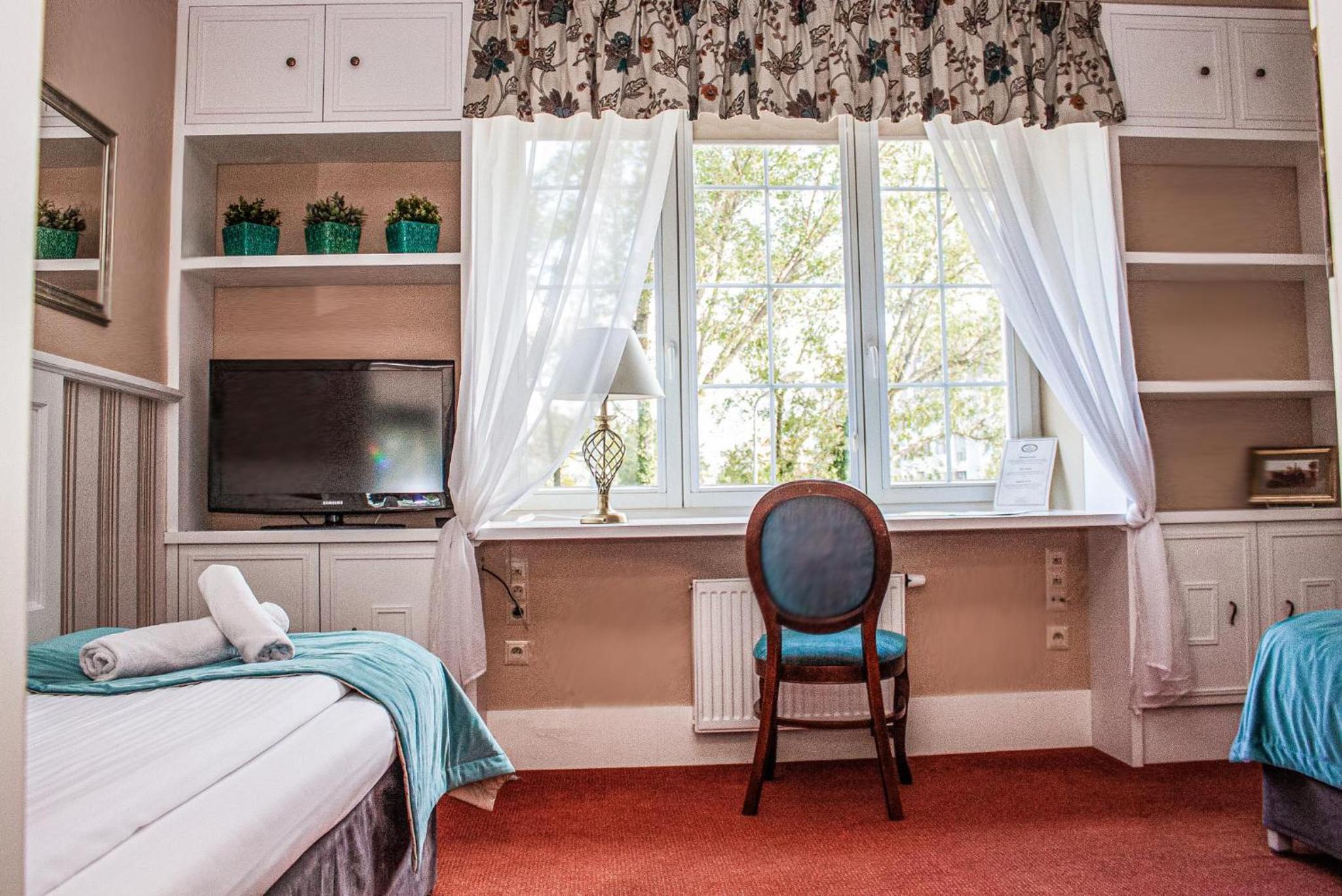 Double or Twin Room - Photo 10