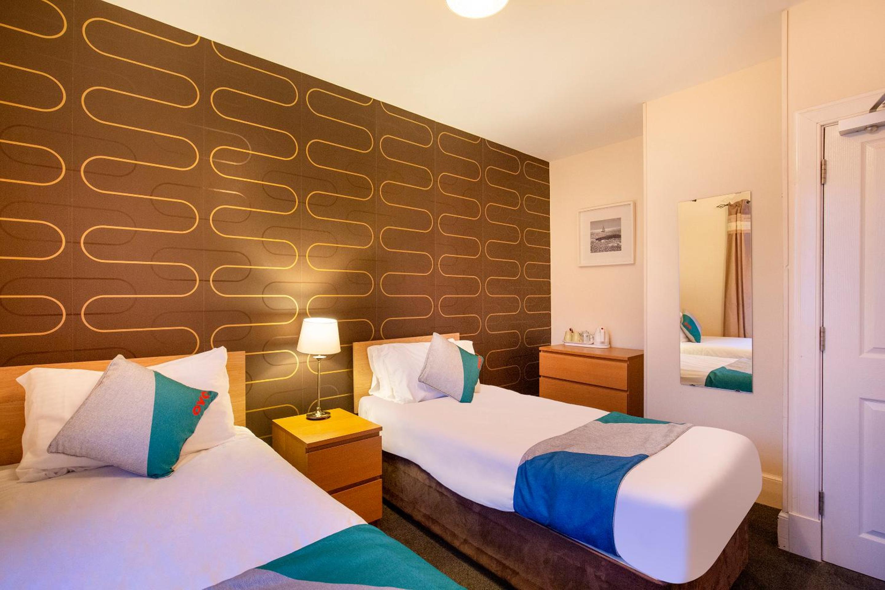 Standard Twin Room With Shared Bathroom