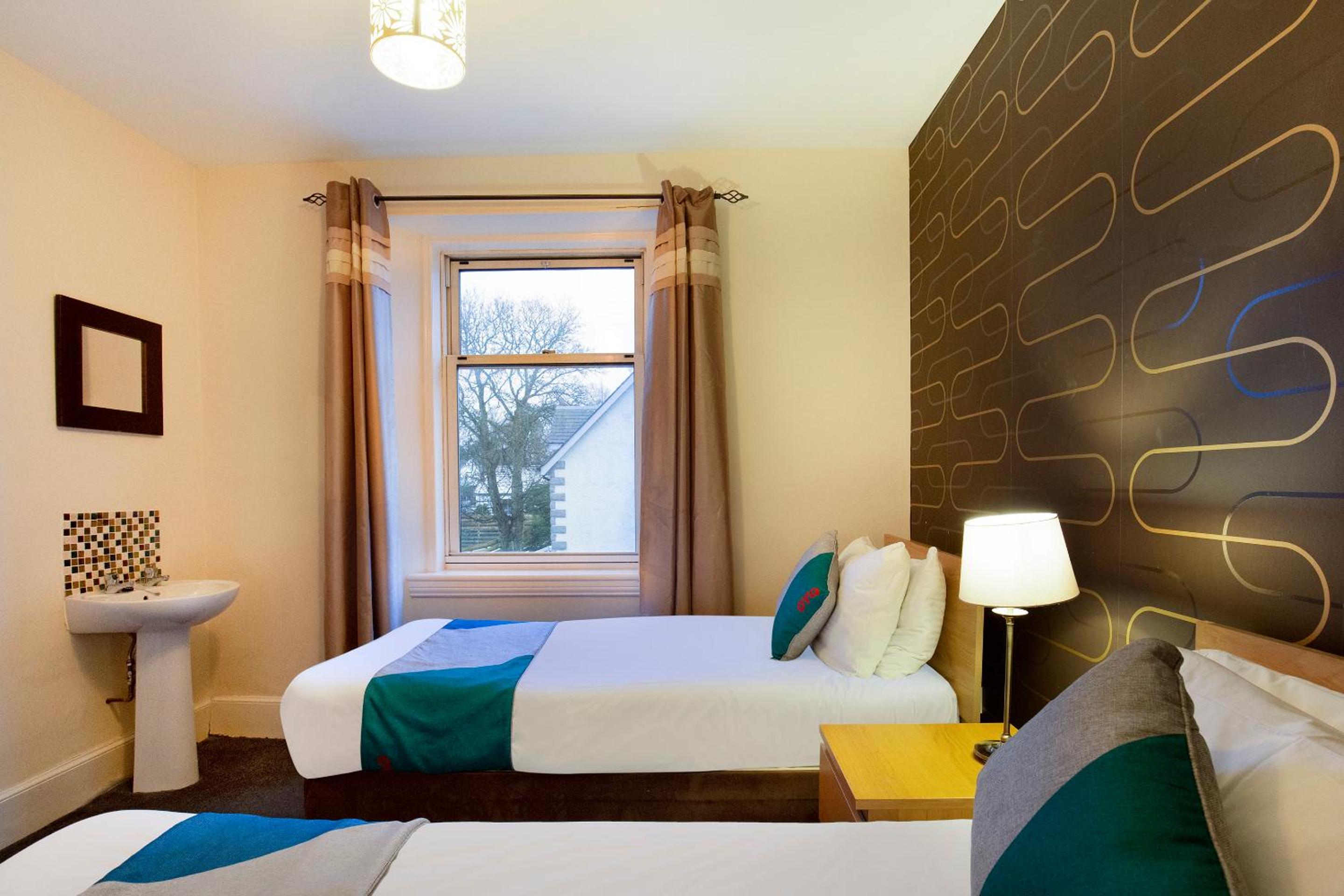 Standard Twin Room With Shared Bathroom photo 2