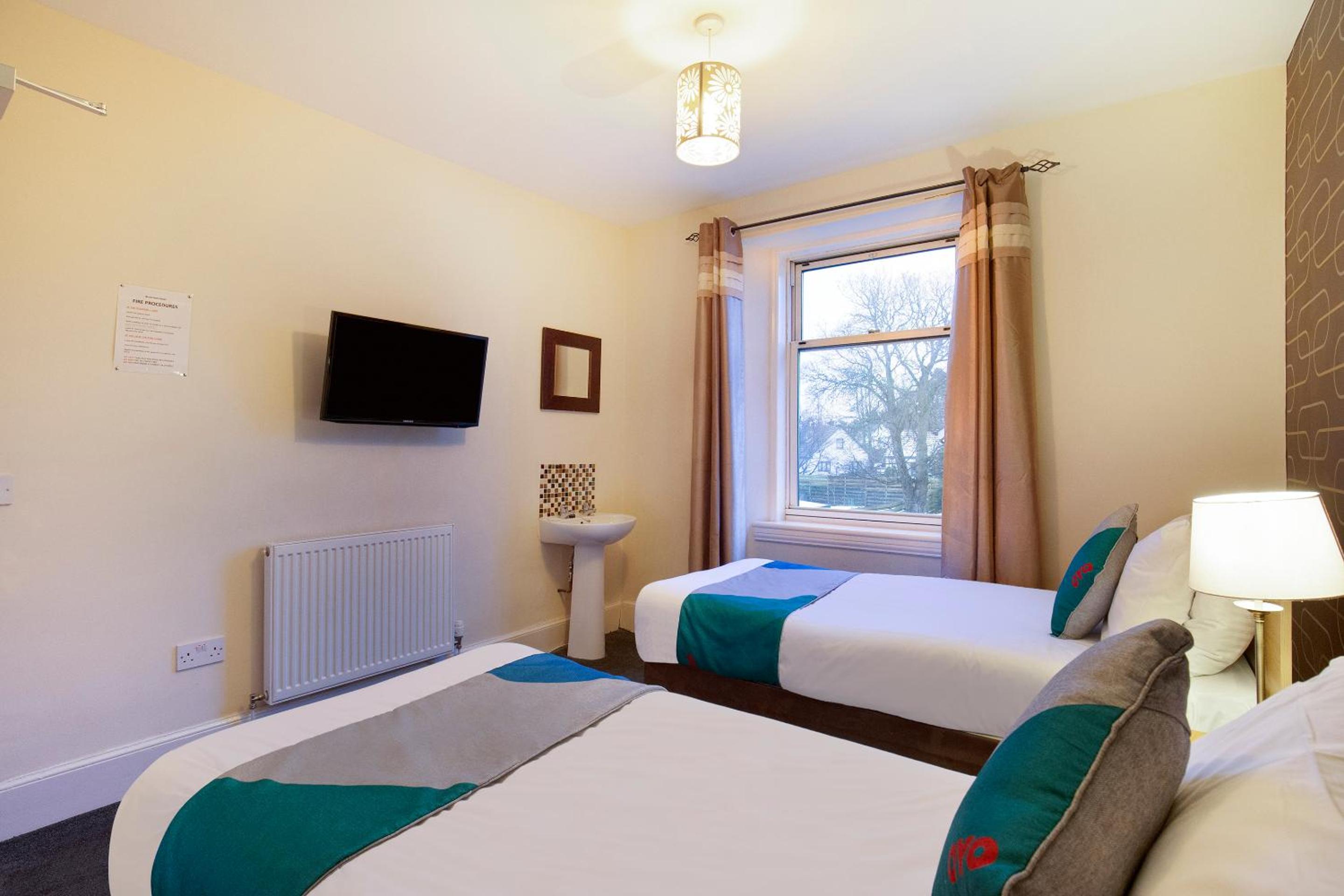 Standard Twin Room With Shared Bathroom photo 3