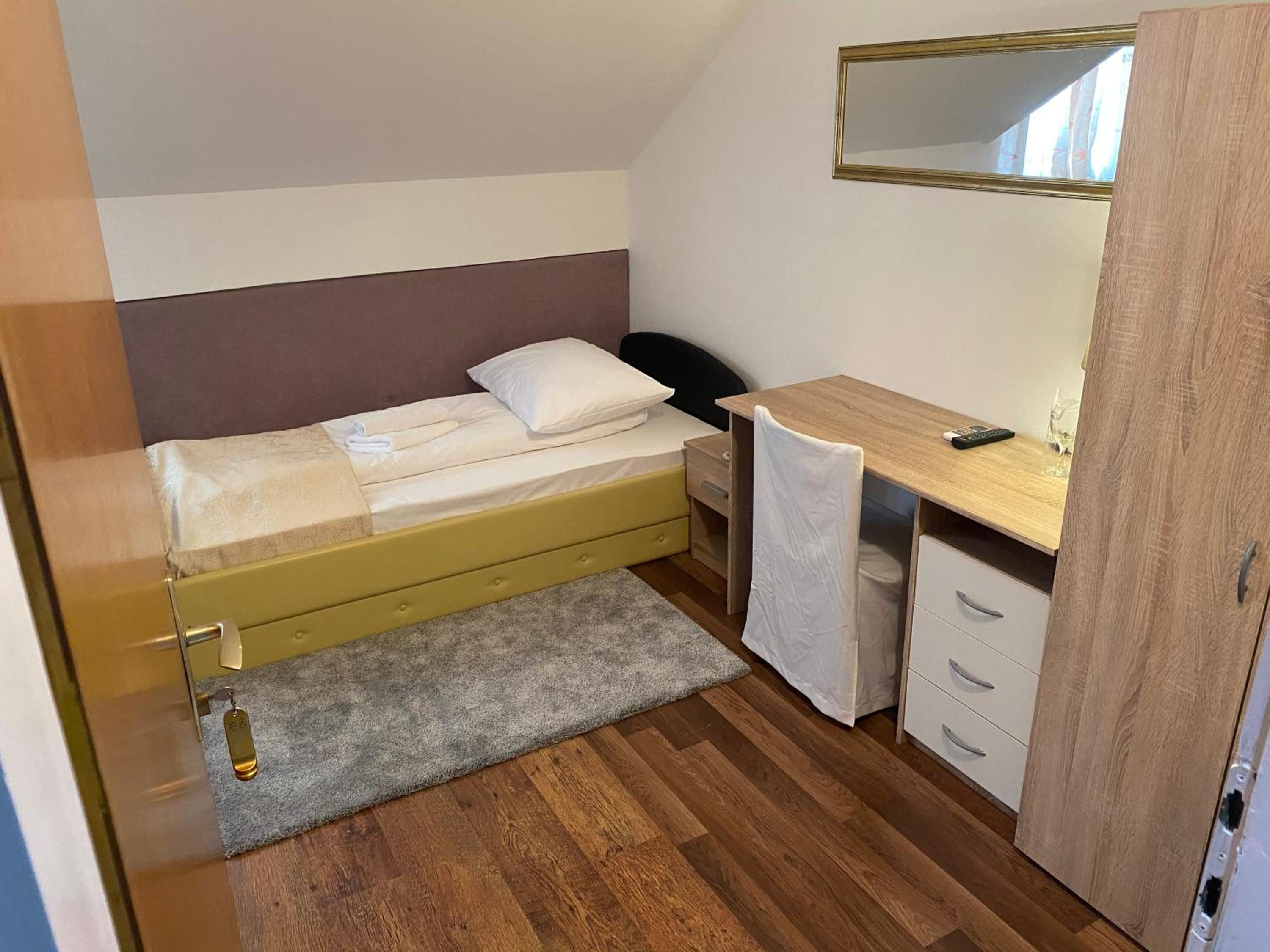 Single Room photo 1