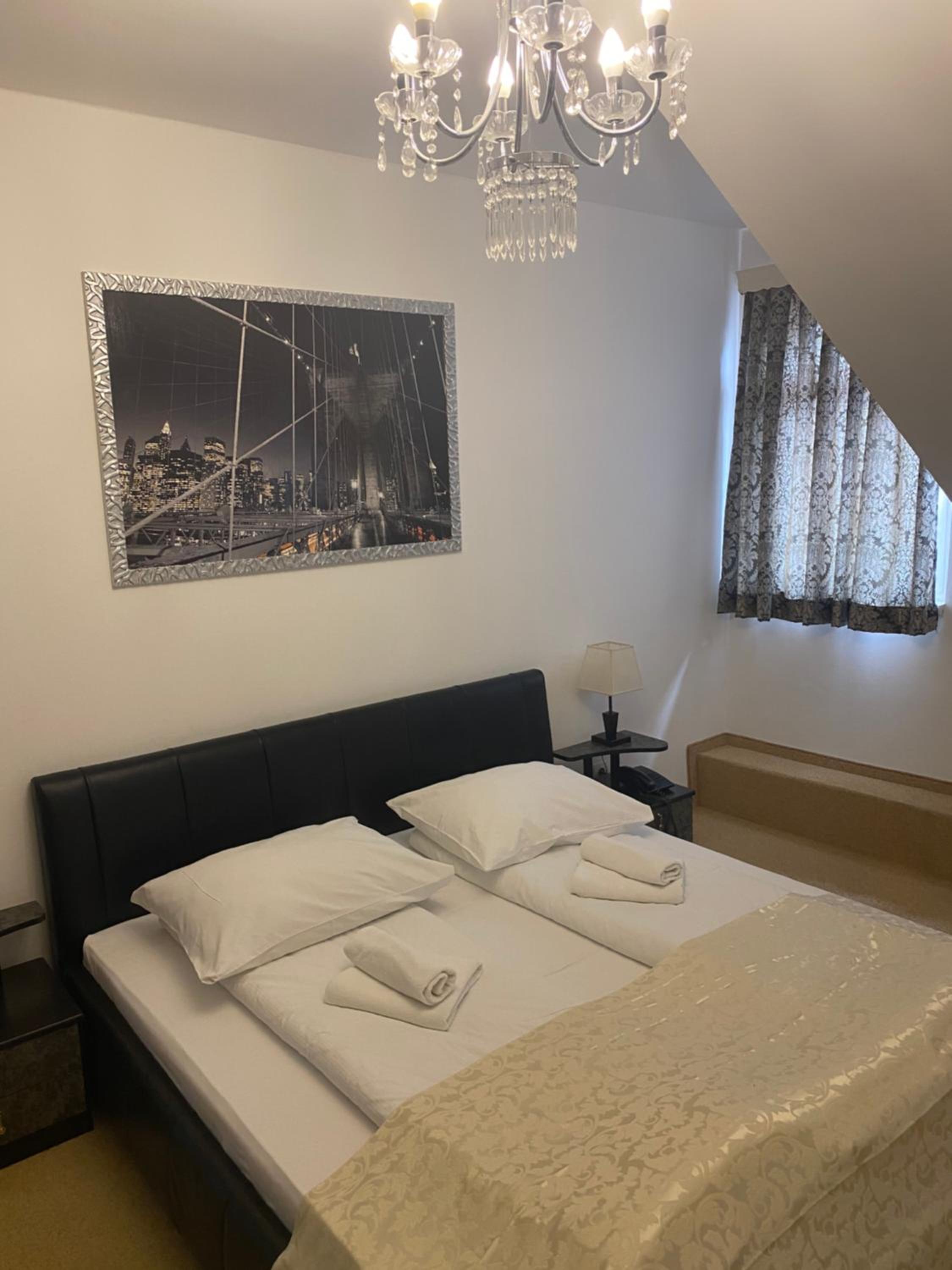 Double Room - Photo 1