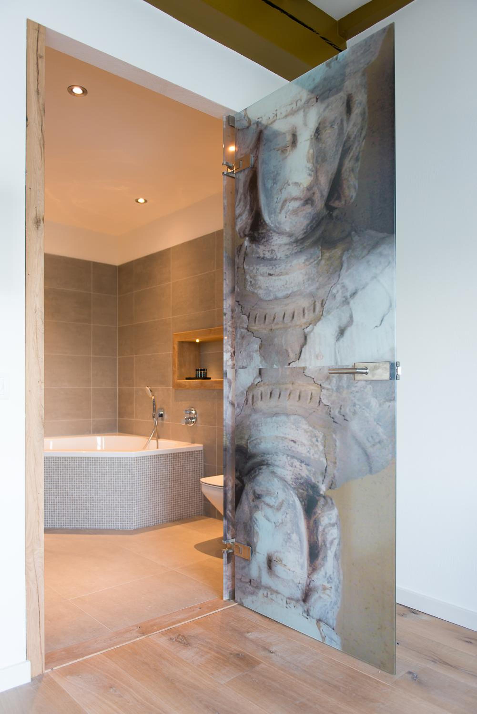 Deluxe Suite photo 2