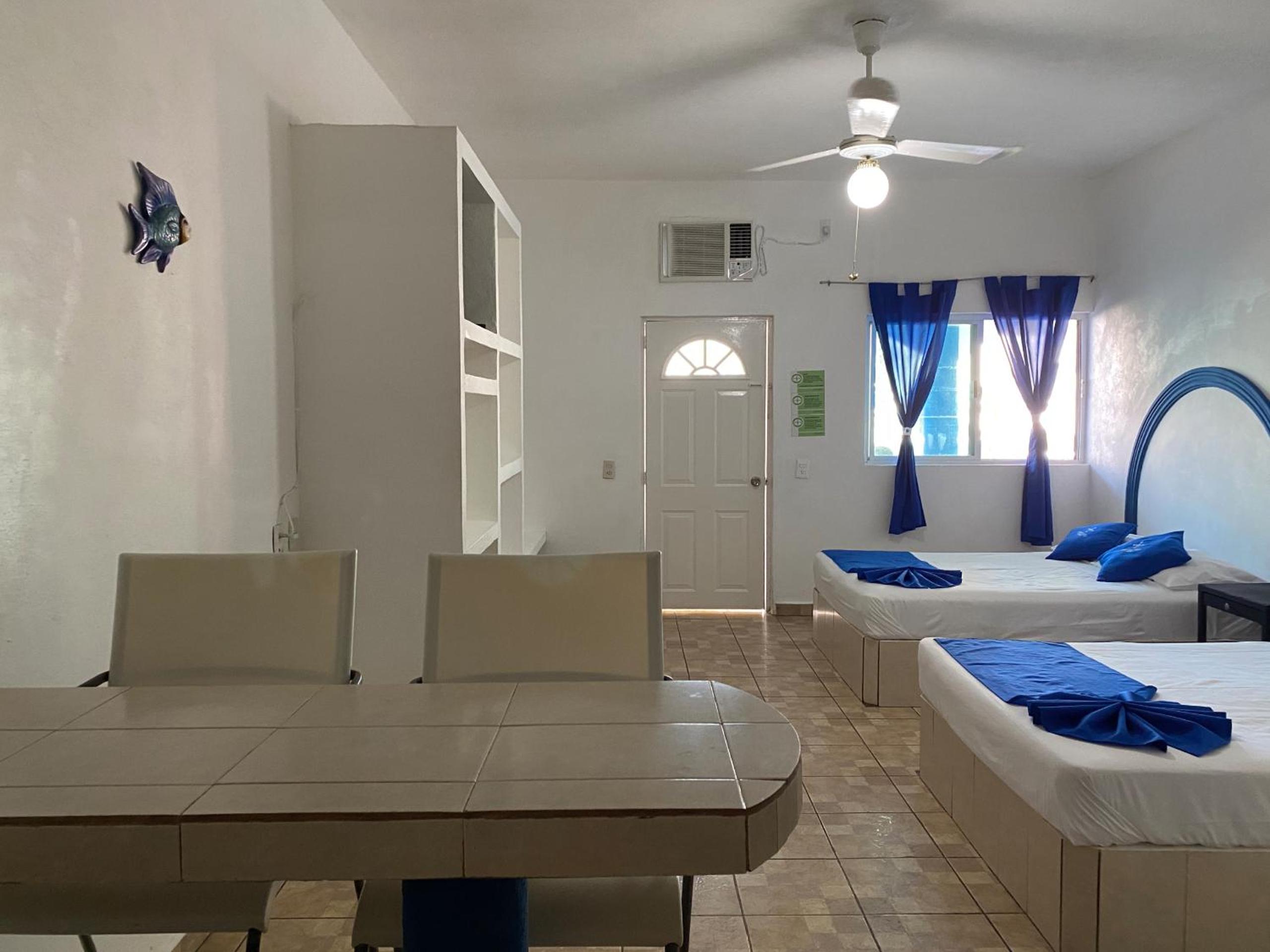 Deluxe Family Room - Photo 7