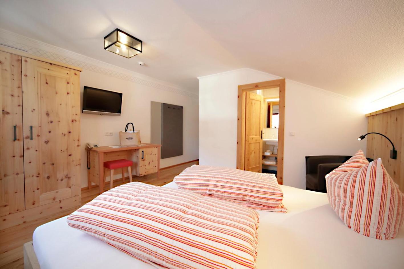 Standard Double Room - Photo 1