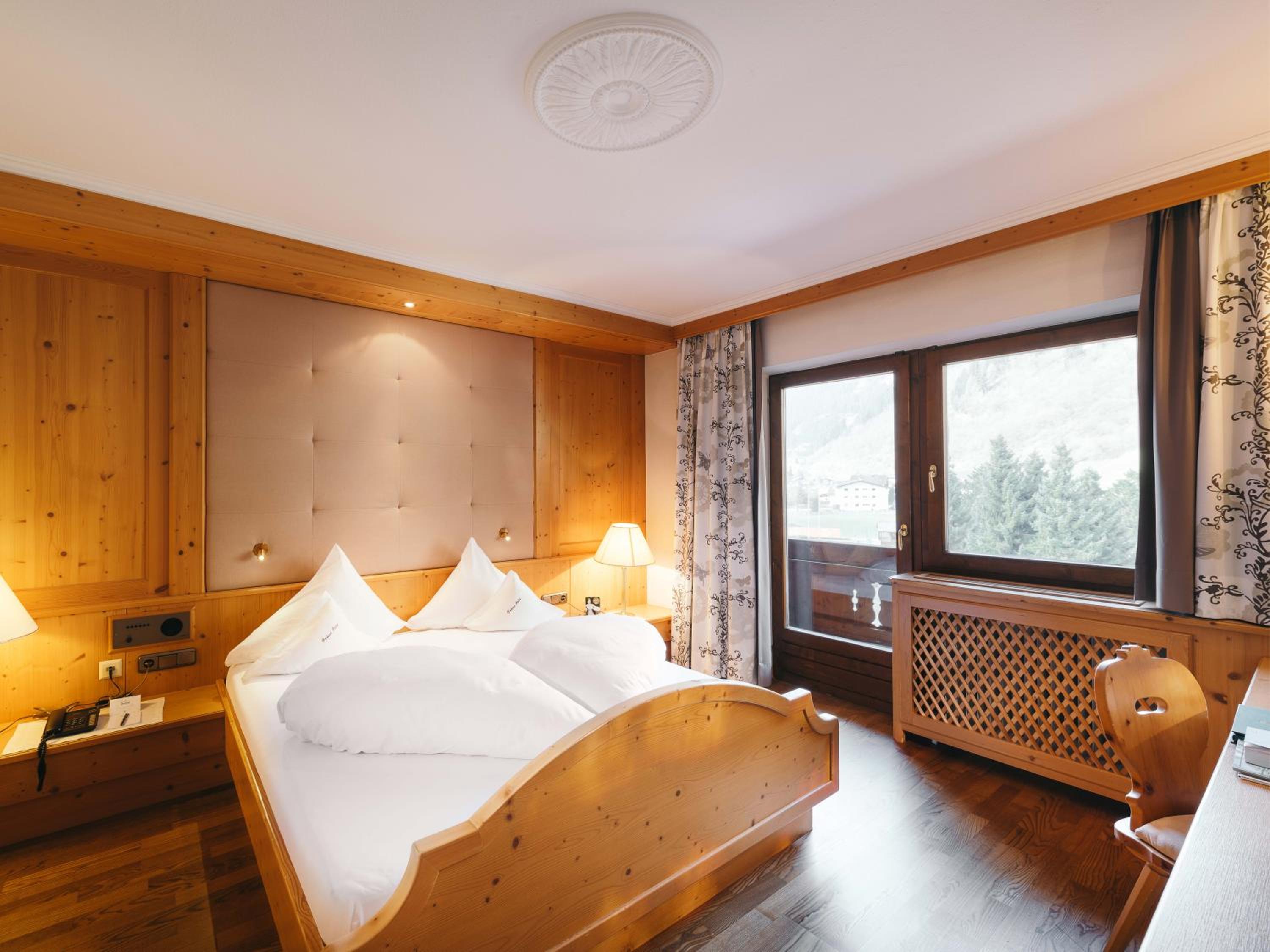 Superior Double Room with Mountain View