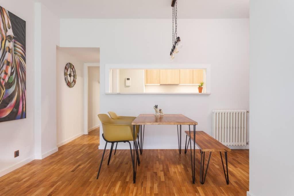 Three-Bedroom Apartment photo 2