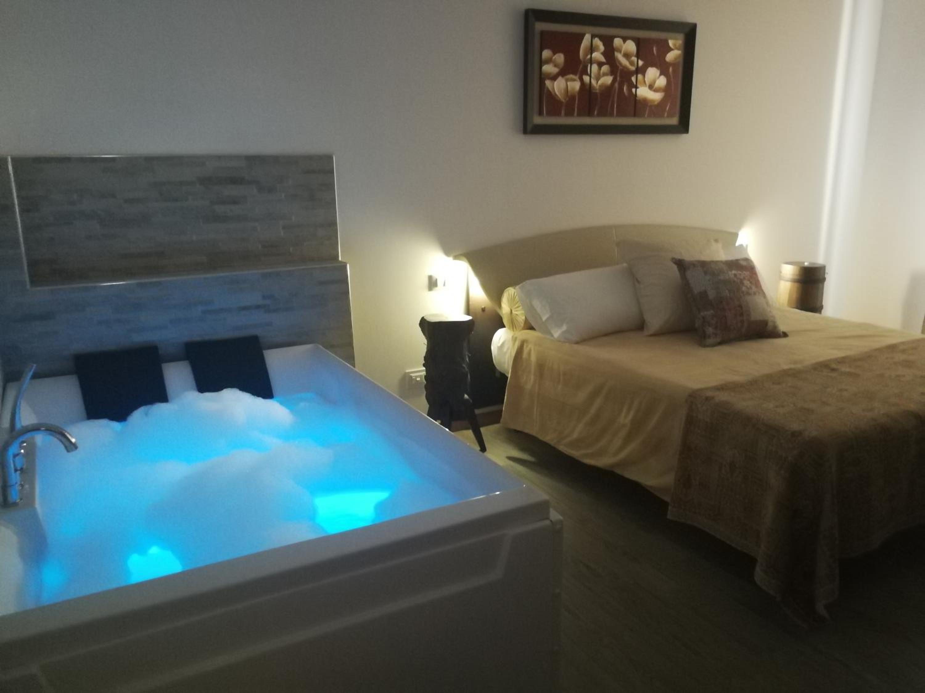 Deluxe Suite with Spa Bath