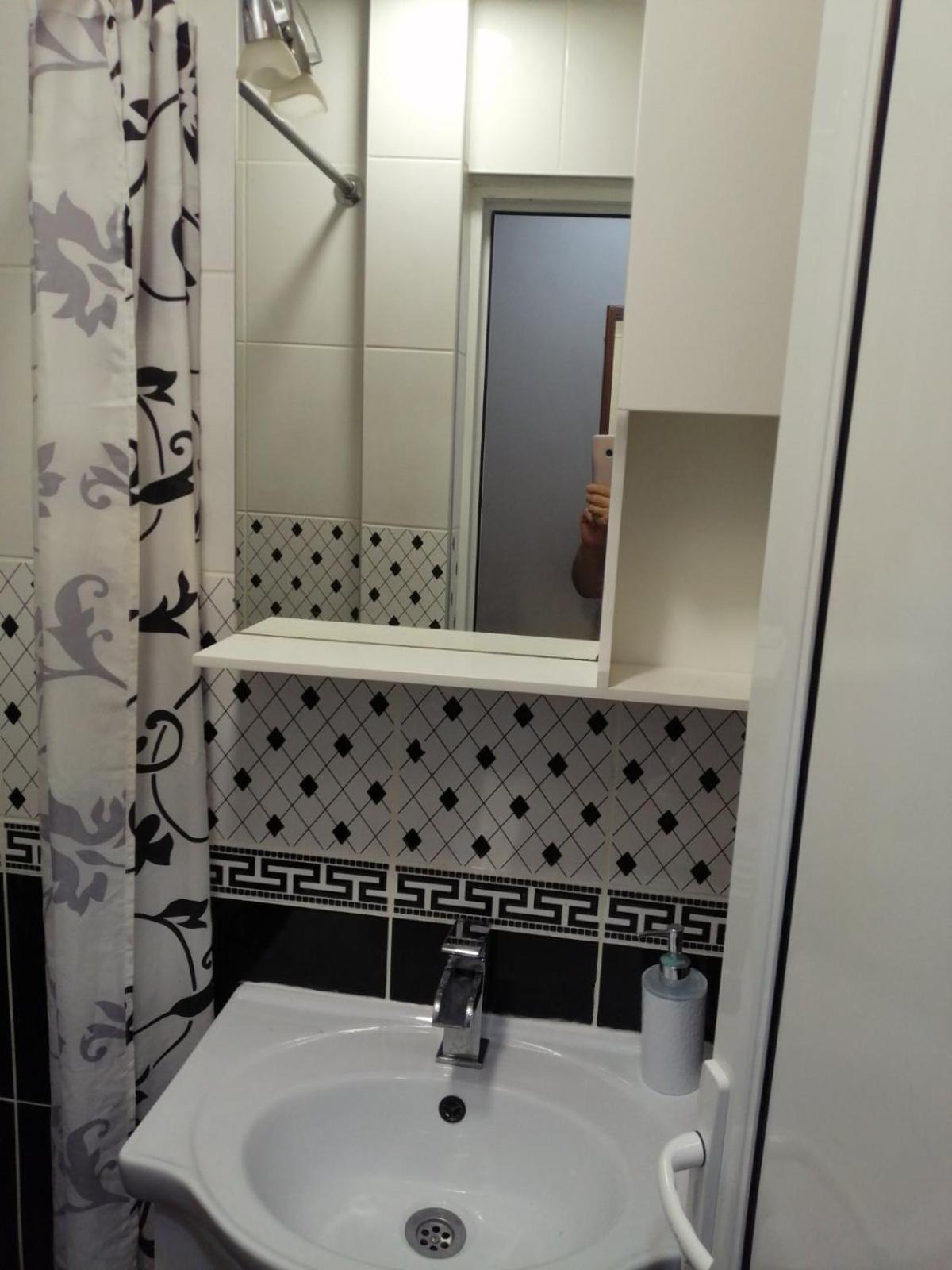 One-Bedroom Apartment - Photo 11