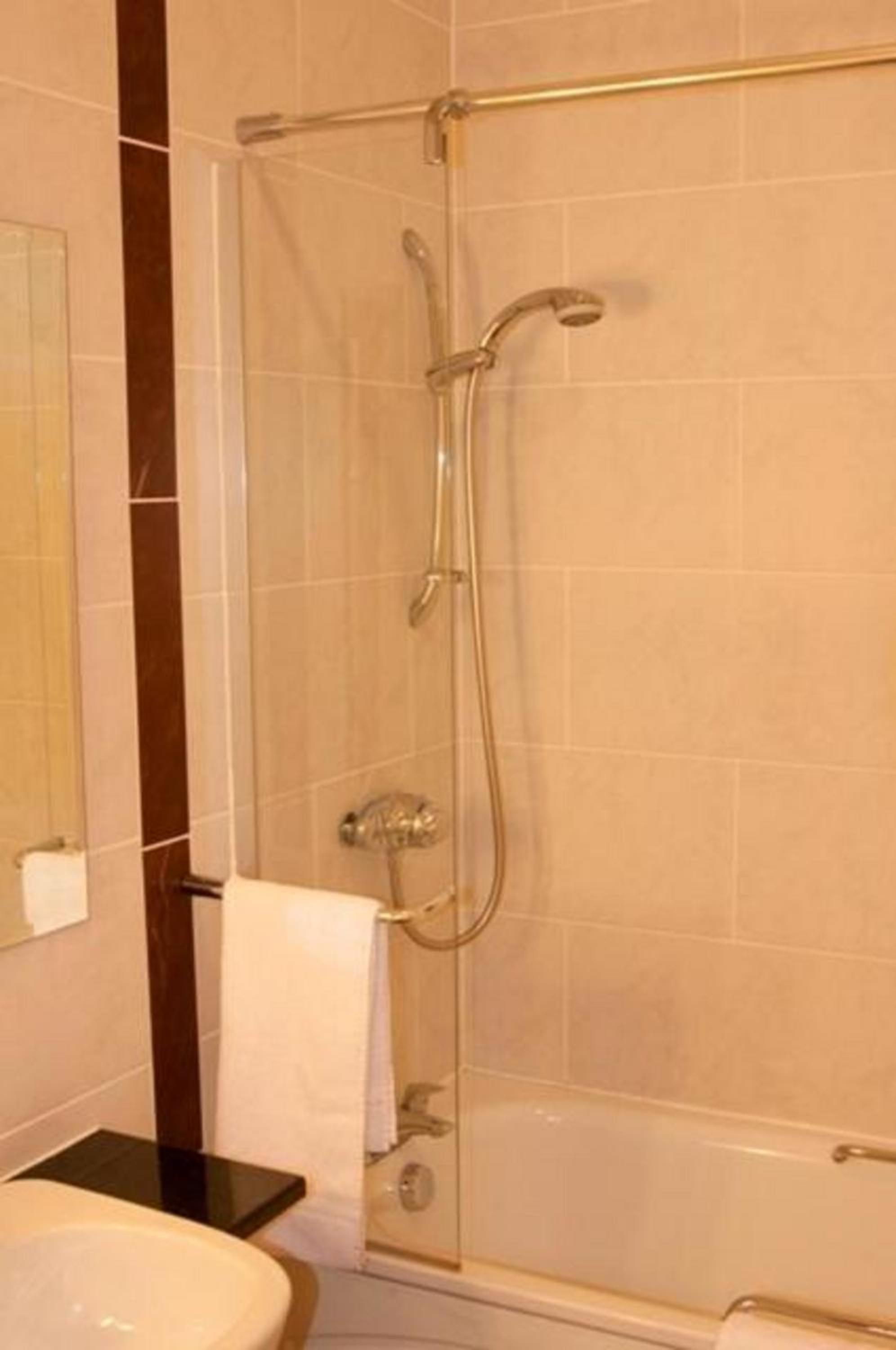 Standard Double Room - Photo 5