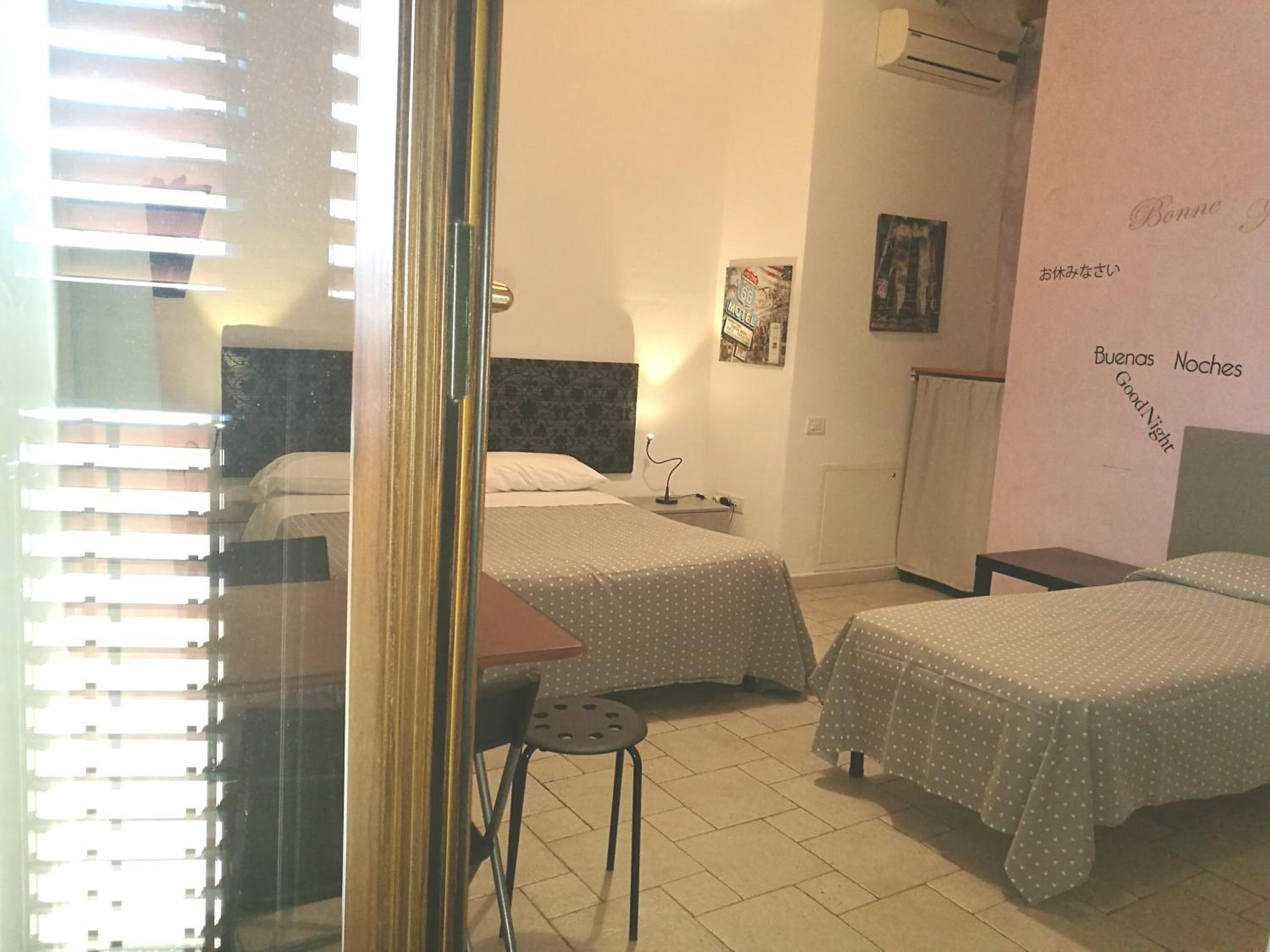 Triple Room - Photo 6