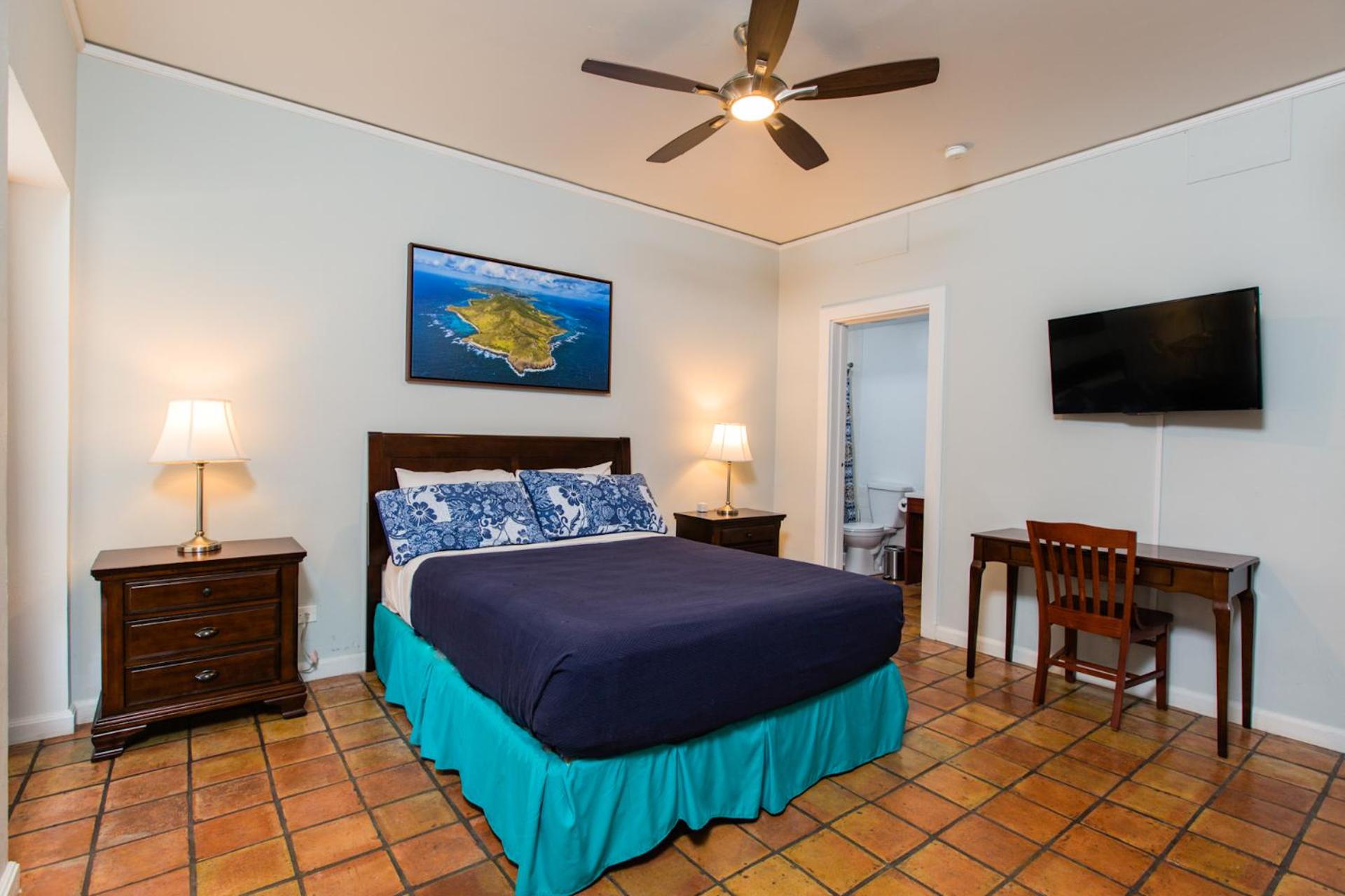 Standard Queen Room
