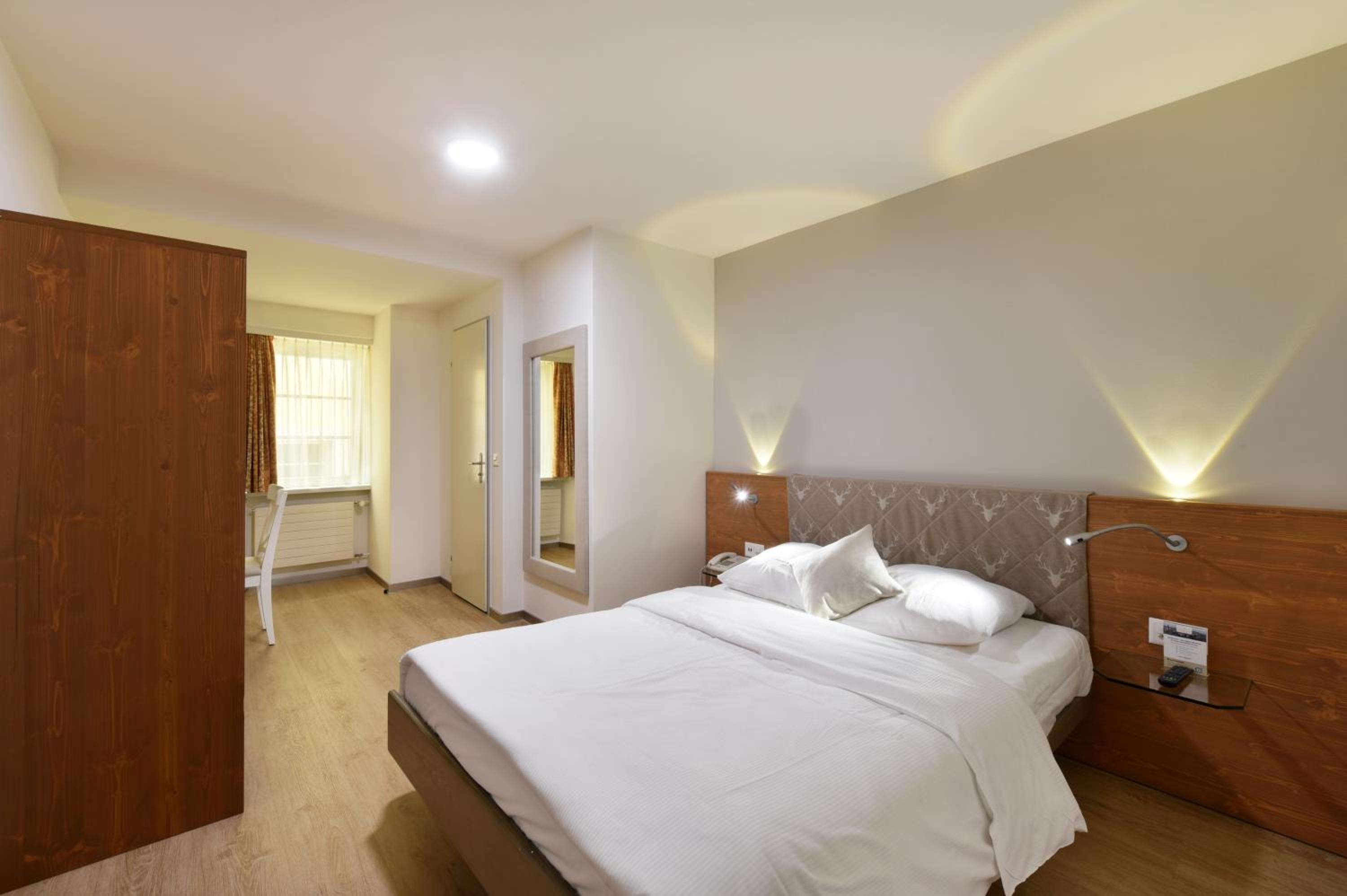 Double Room with Small Double Bed photo 2