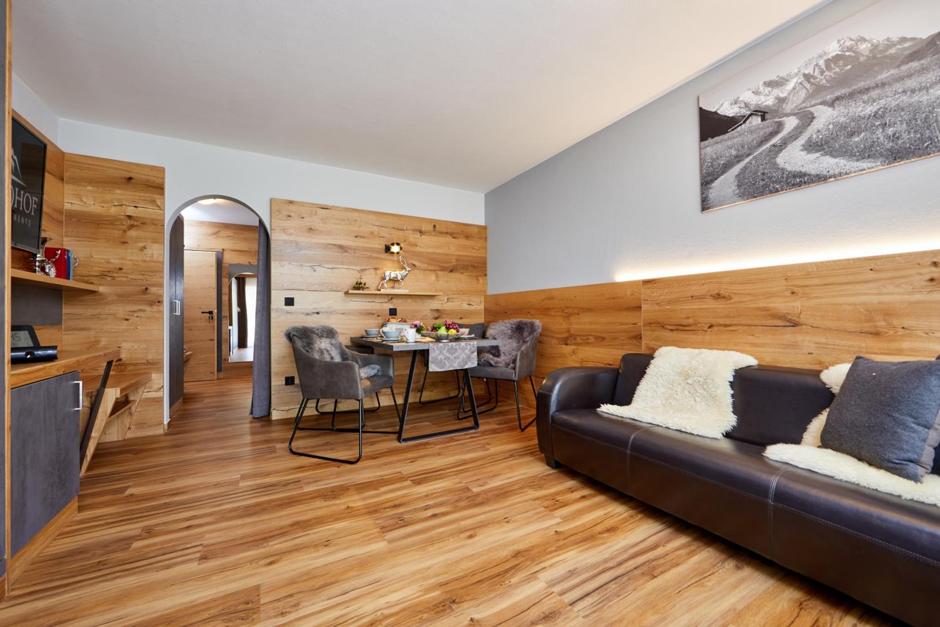 One-Bedroom Apartment with Balcony or Terrace